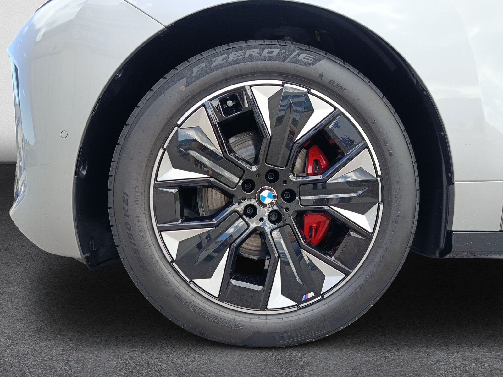 BMW iX xDrive60 M Sport Pro - 10