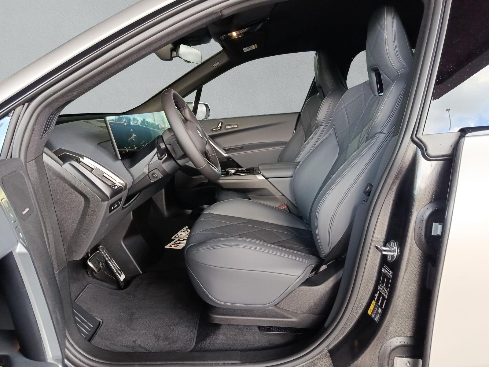 BMW iX xDrive60 M Sport Pro - 12