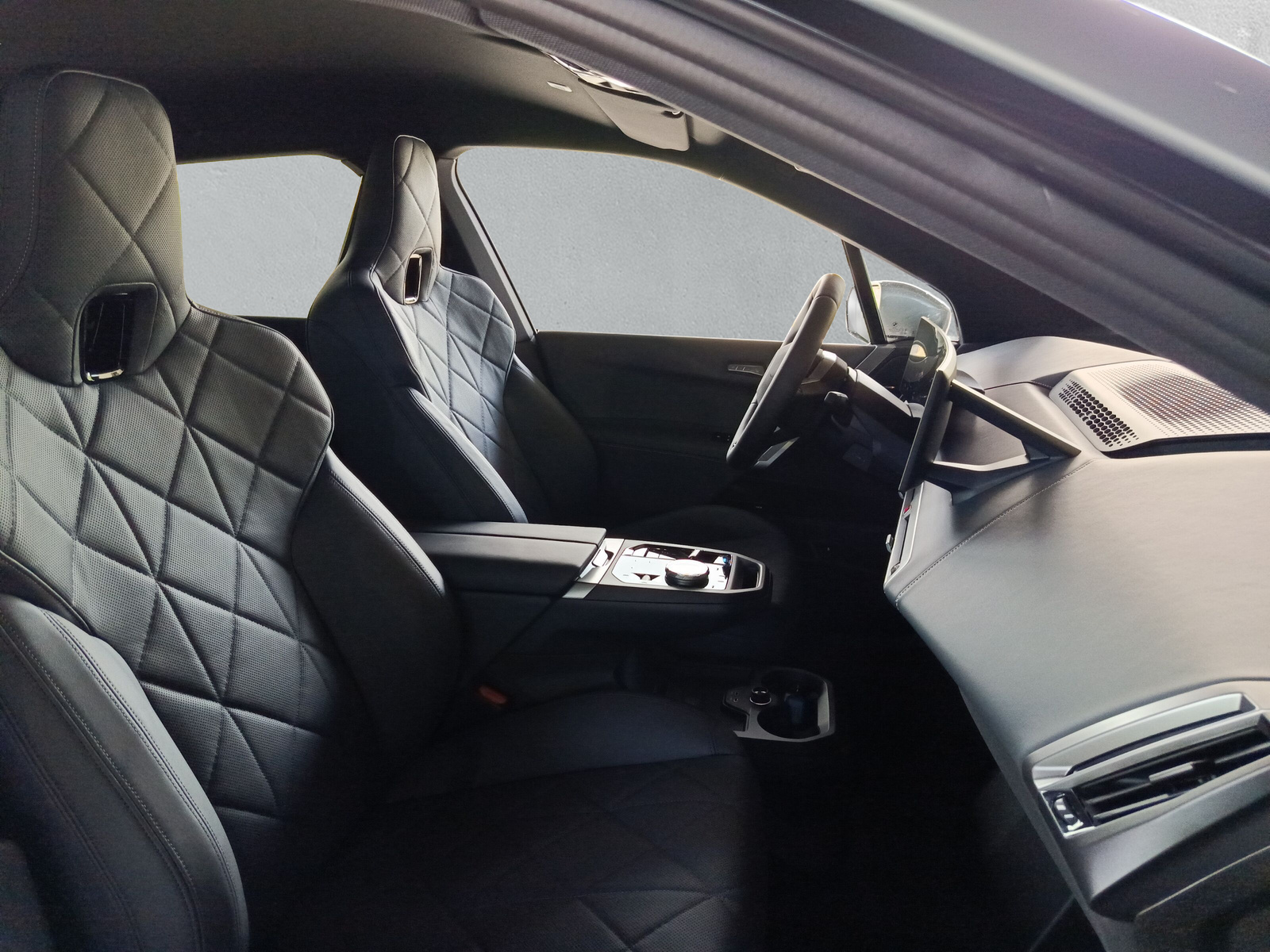 BMW iX xDrive60 M Sport Pro - 14