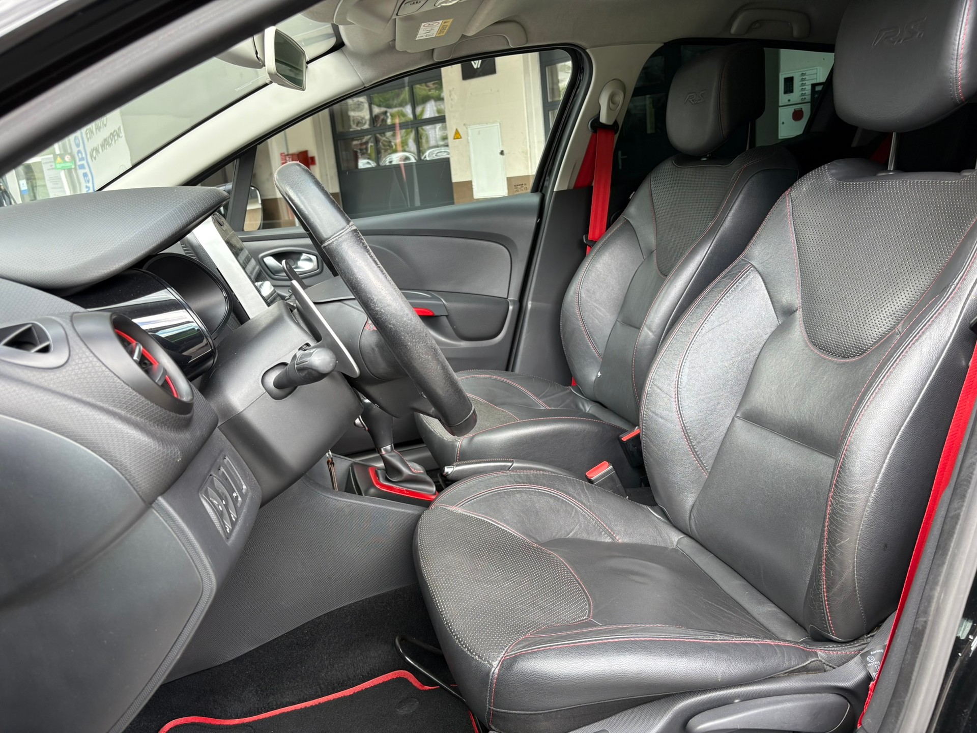 RENAULT Clio 1.6 T RS 200 EDC - 8