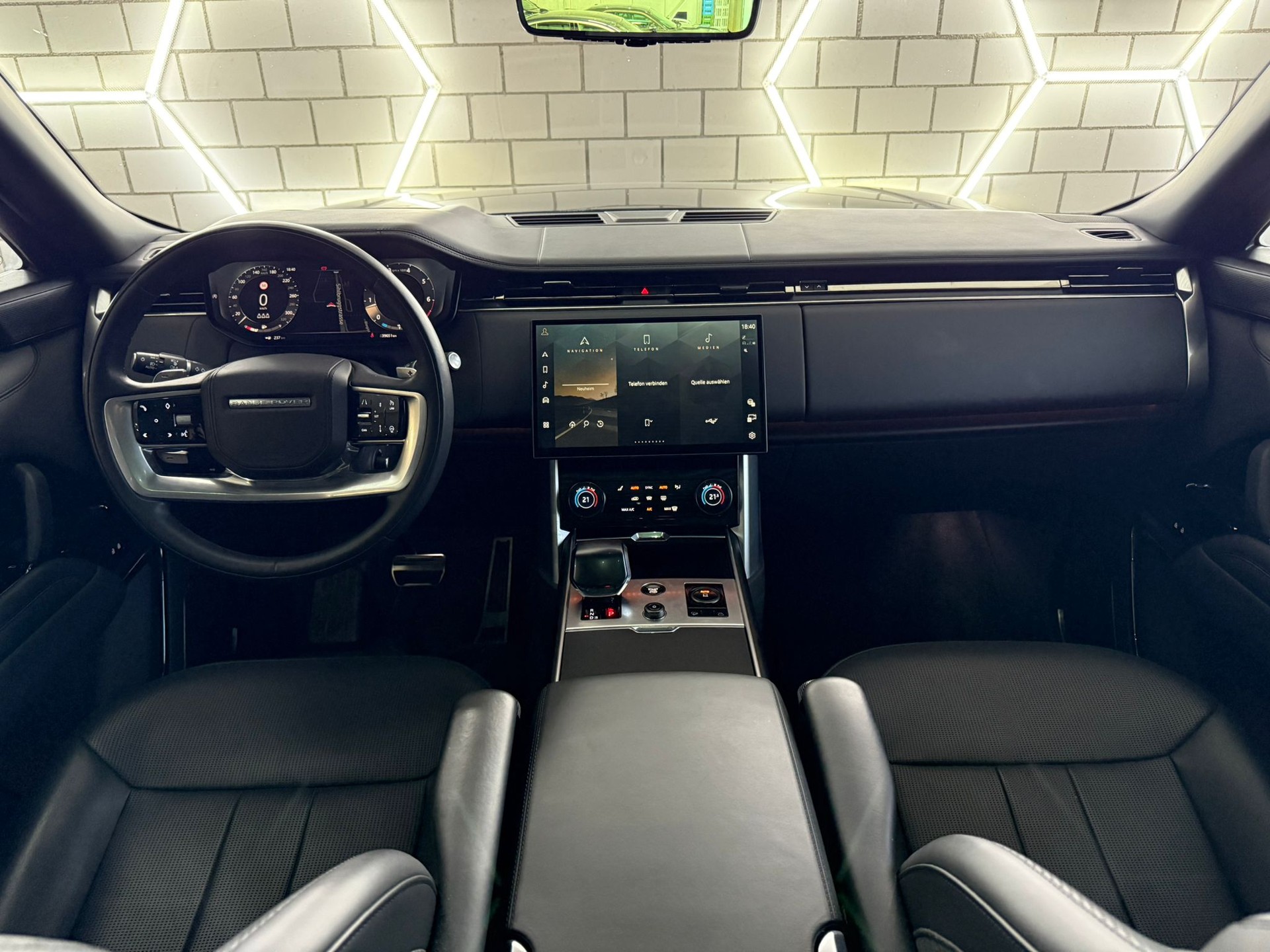 LAND ROVER Range Rover P530 4.4 V8 SV Automatic - 9