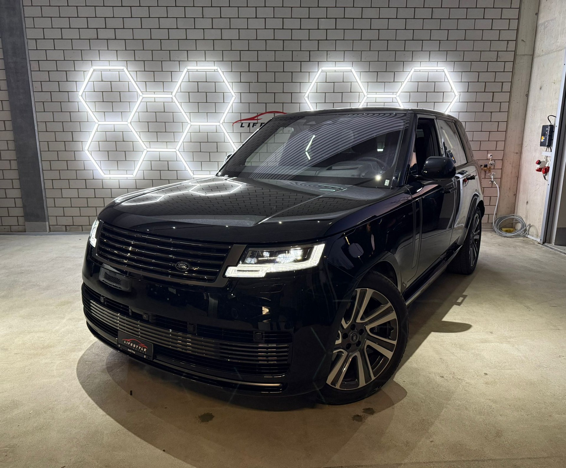 LAND ROVER Range Rover P530 4.4 V8 SV Automatic