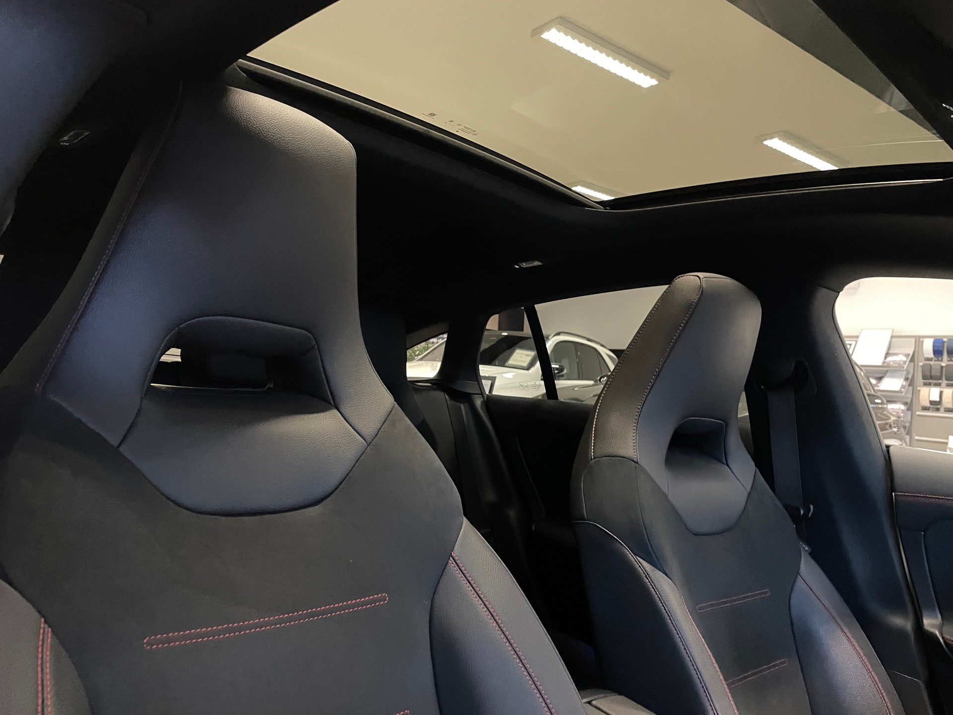 MERCEDES-BENZ CLA Shooting Brake 250 4Matic 8G-DCT AMG Line - 22