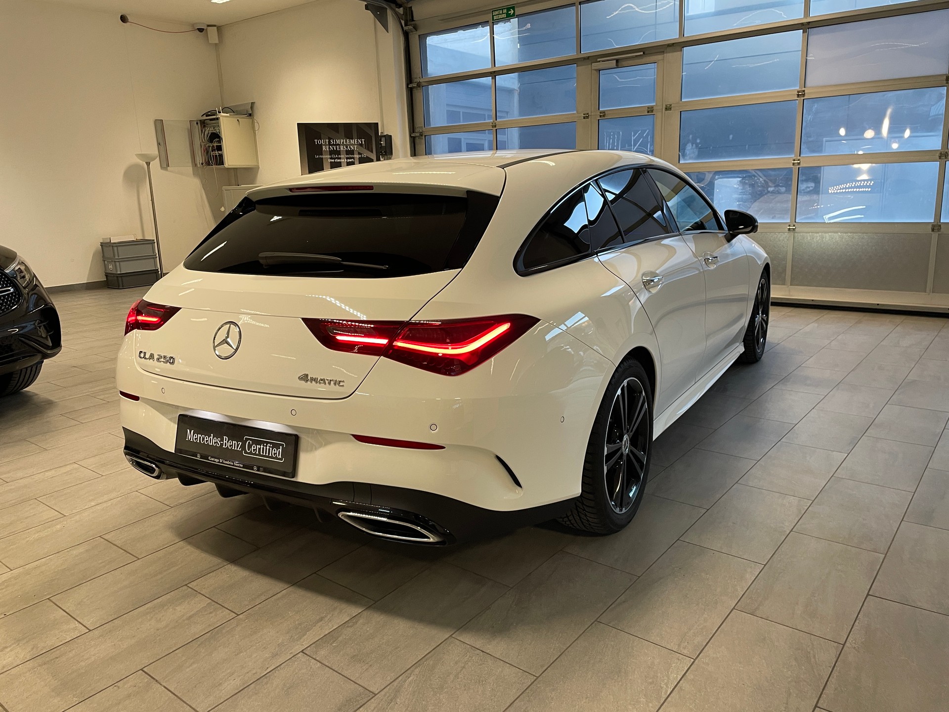 MERCEDES-BENZ CLA Shooting Brake 250 4Matic 8G-DCT AMG Line - 6