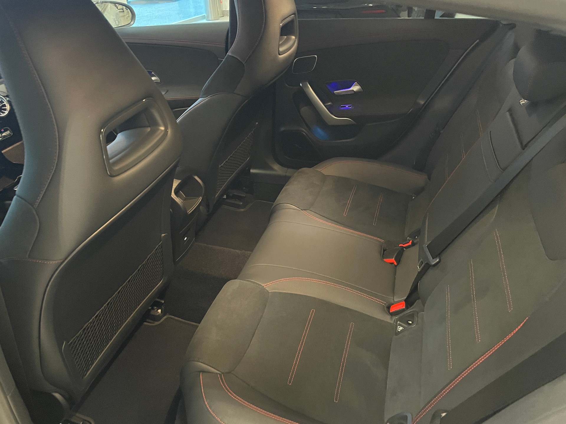 MERCEDES-BENZ CLA Shooting Brake 250 4Matic 8G-DCT AMG Line - 11