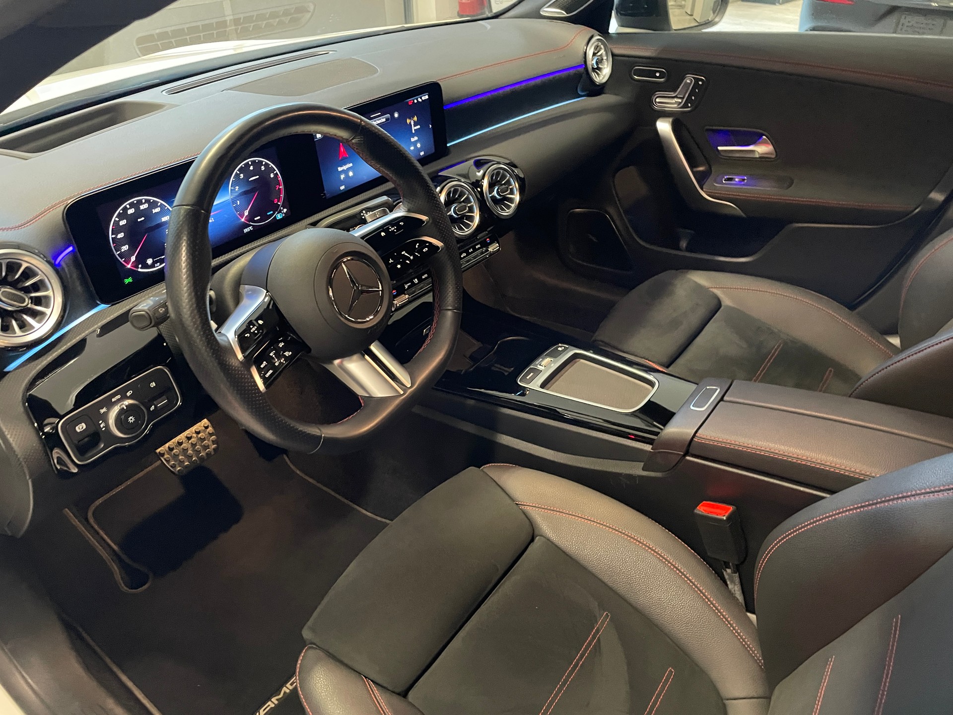 MERCEDES-BENZ CLA Shooting Brake 250 4Matic 8G-DCT AMG Line - 10