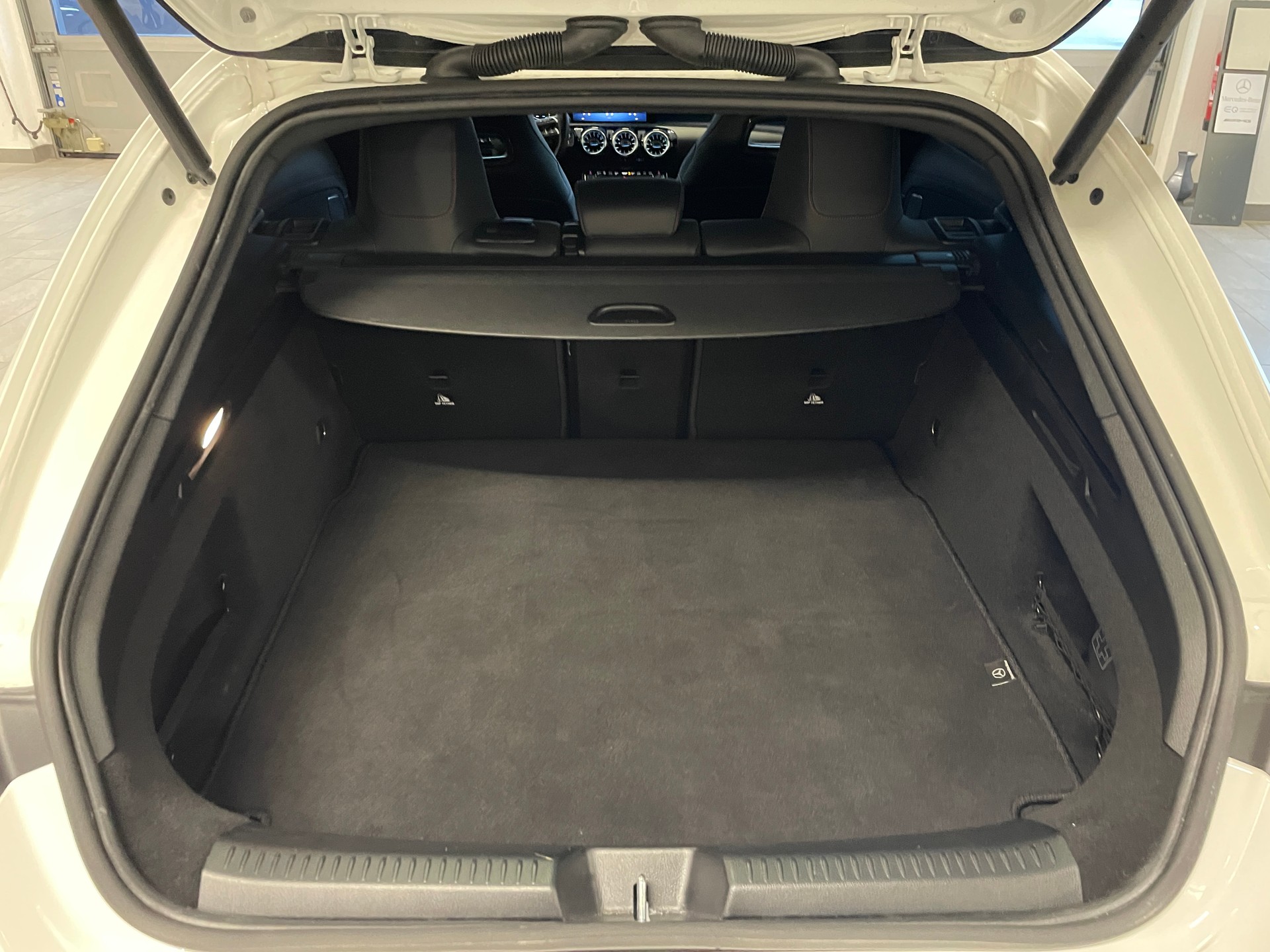 MERCEDES-BENZ CLA Shooting Brake 250 4Matic 8G-DCT AMG Line - 8