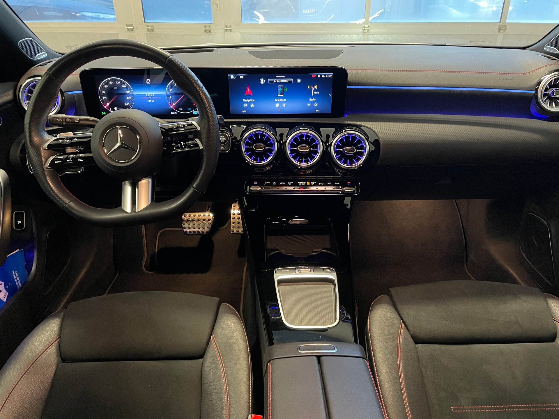 MERCEDES-BENZ CLA Shooting Brake 250 4Matic 8G-DCT AMG Line - 12