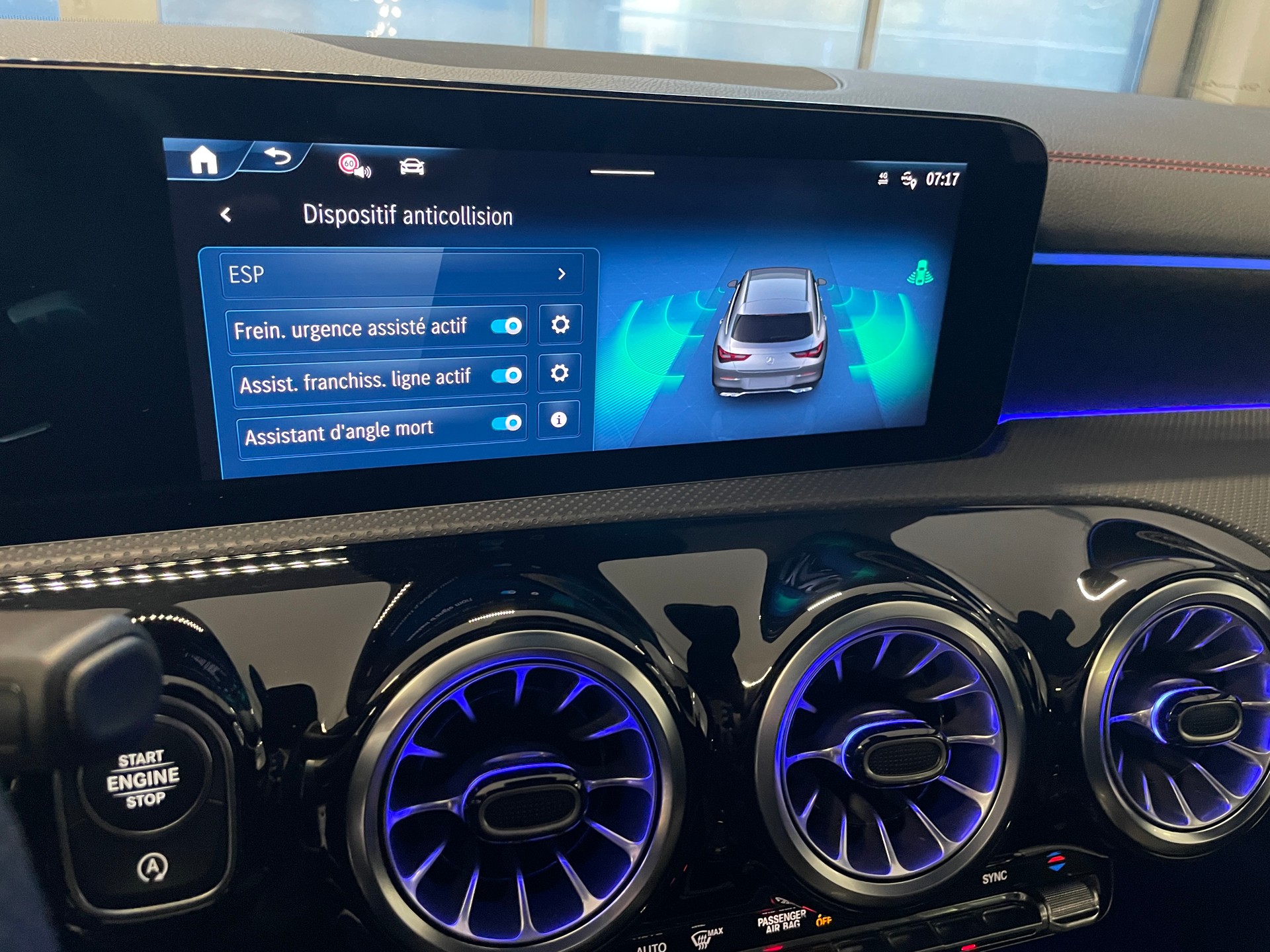 MERCEDES-BENZ CLA Shooting Brake 250 4Matic 8G-DCT AMG Line - 18