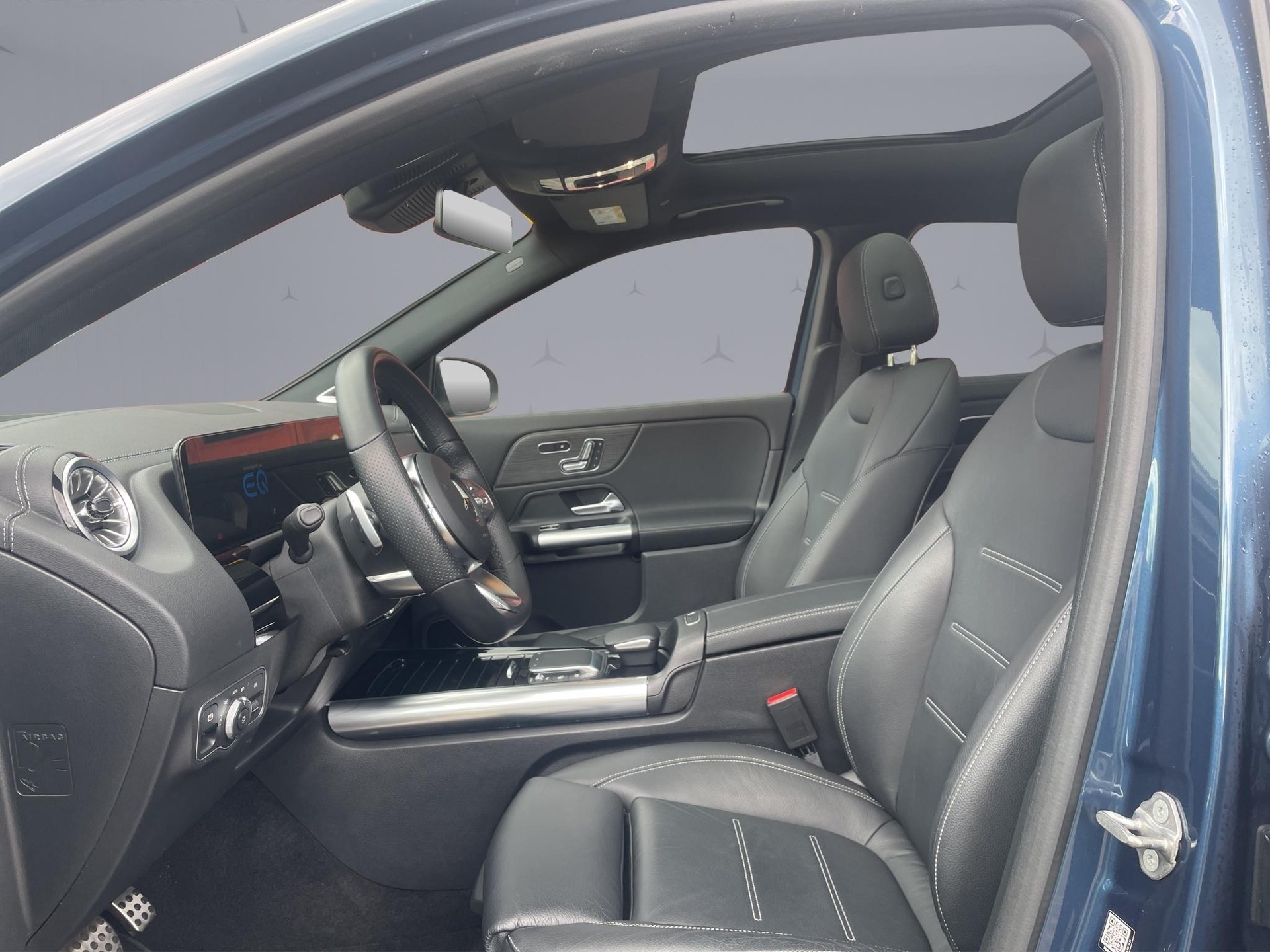 MERCEDES-BENZ EQA 300 Swiss Star AMG Line 4matic - 10