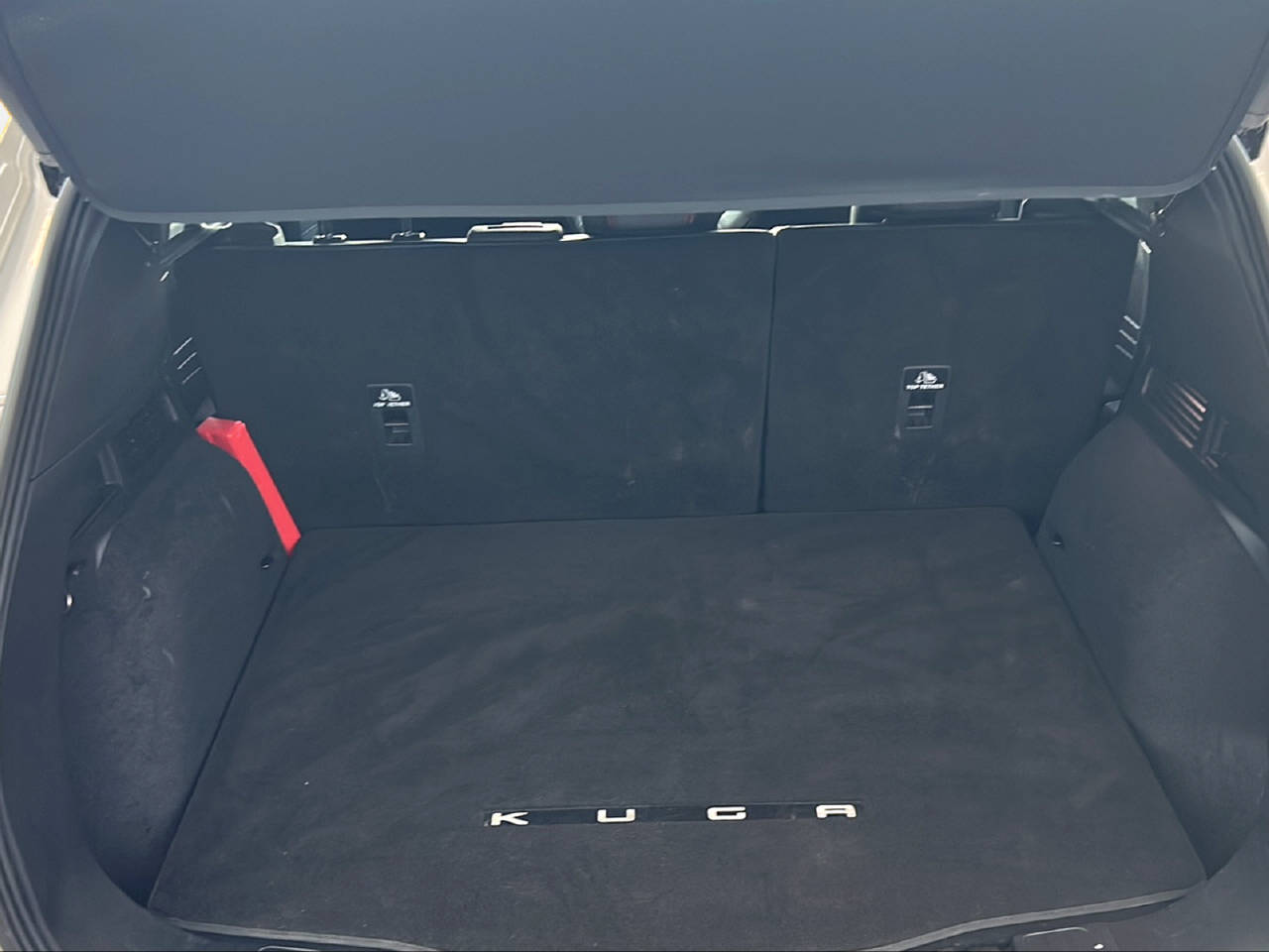 FORD Kuga 2.5 Hybrid ST-Line X 4x4 - 12