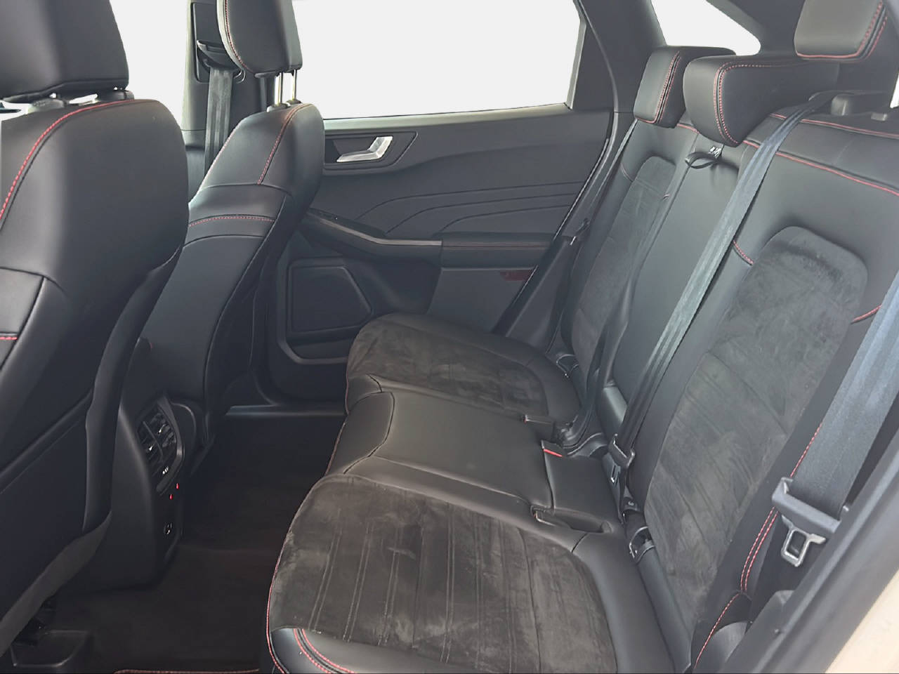 FORD Kuga 2.5 Hybrid ST-Line X 4x4 - 11