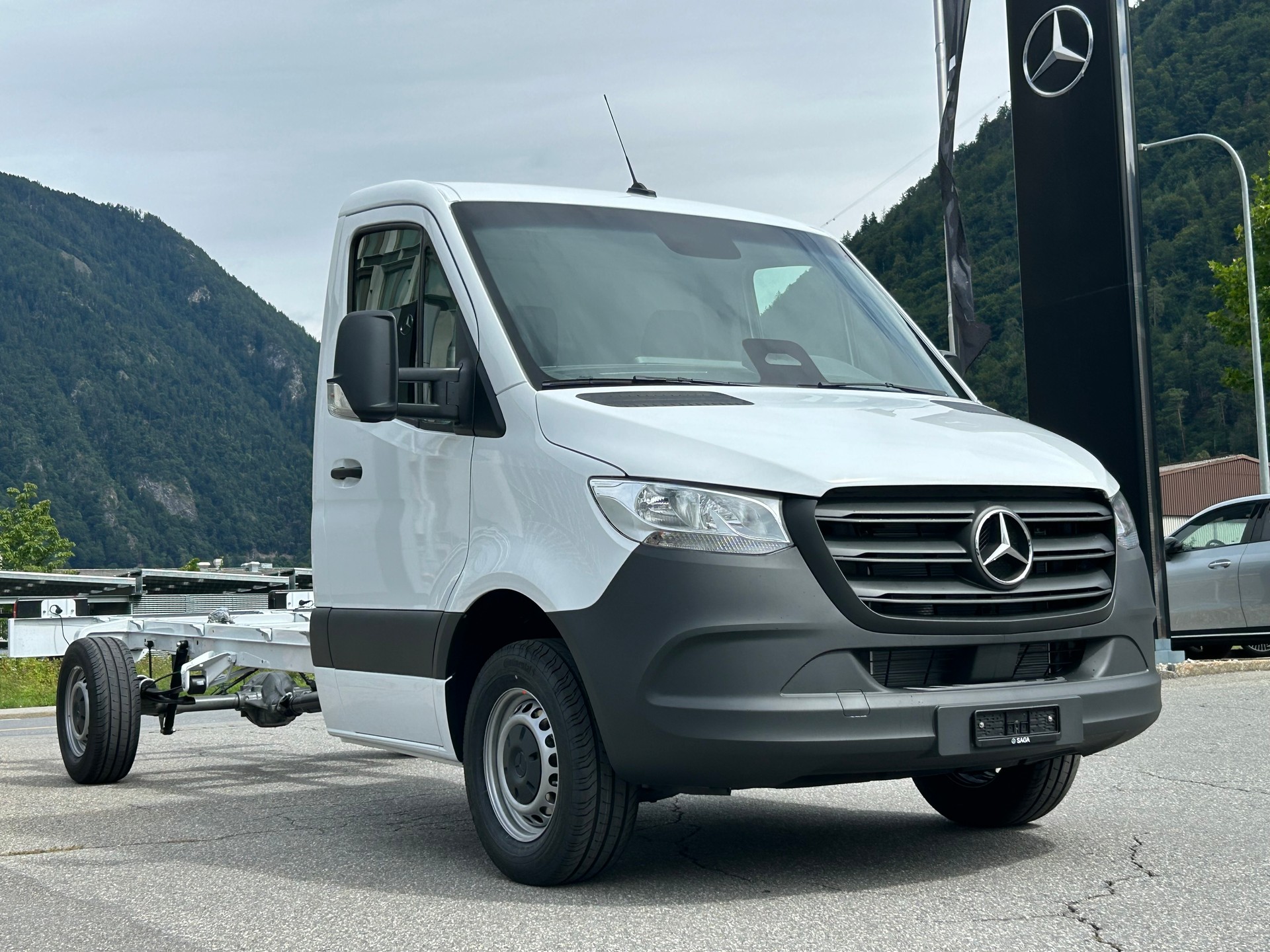MERCEDES-BENZ Sprinter 317 CDI Base CH Lang