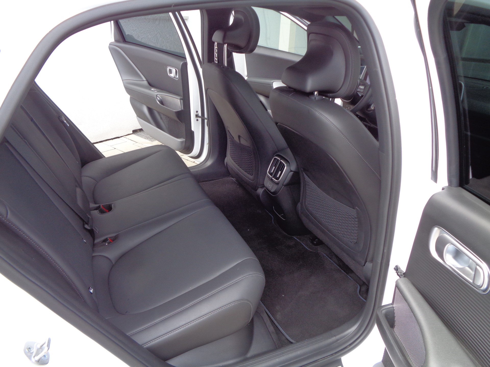 HYUNDAI Ioniq 6 77kWh Launch Edition 4WD - 11