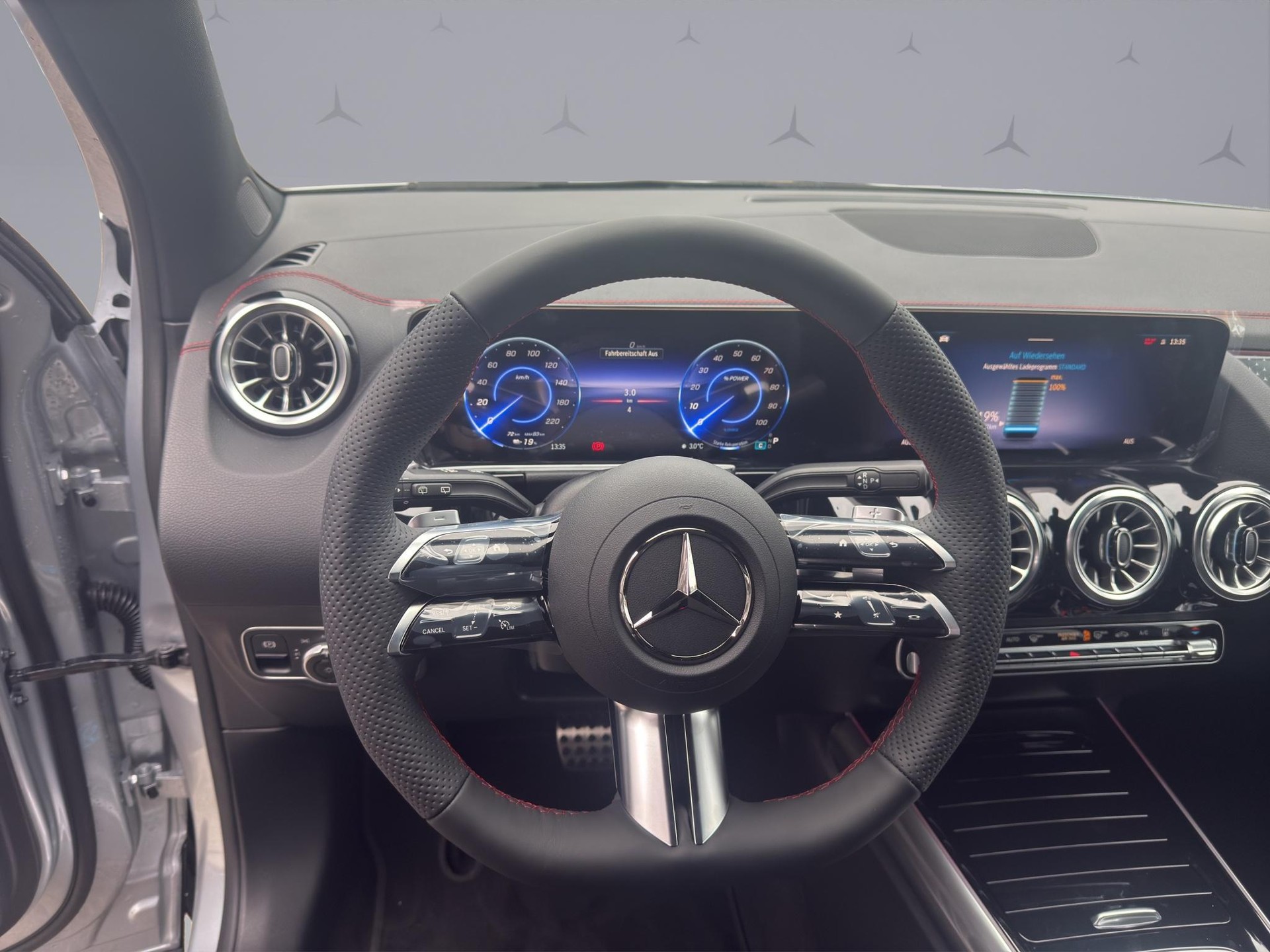 MERCEDES-BENZ EQA 300 AMG Line 4matic - 11