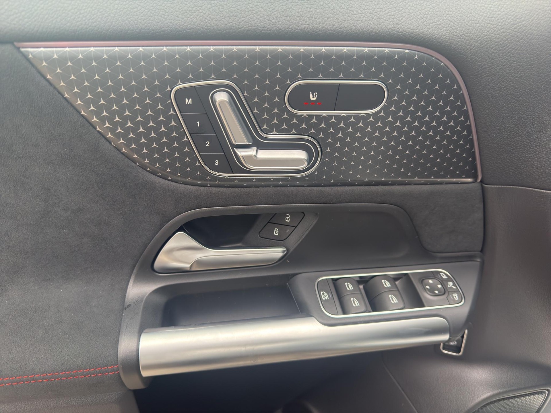 MERCEDES-BENZ EQA 300 AMG Line 4matic - 10