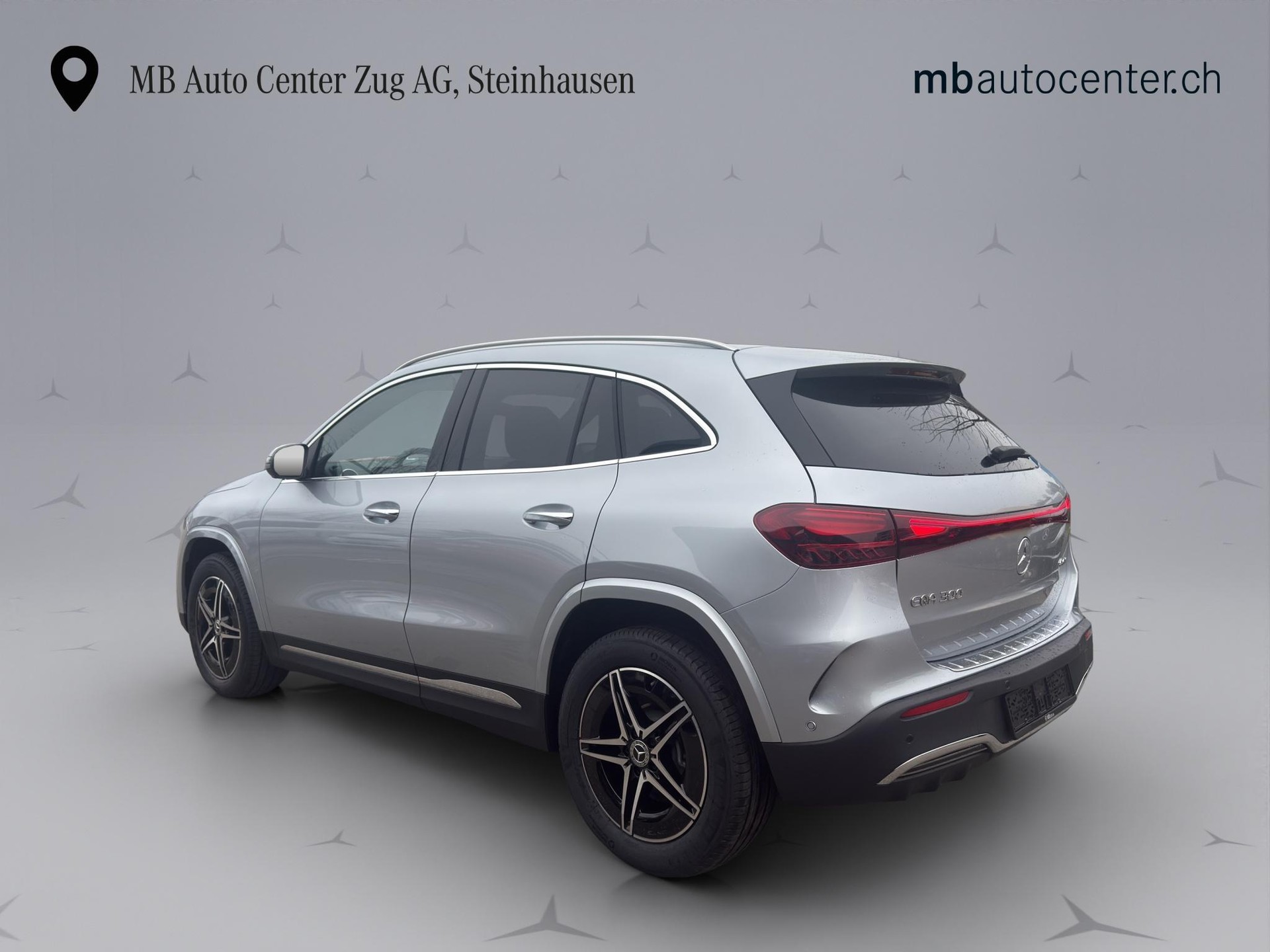 MERCEDES-BENZ EQA 300 AMG Line 4matic - 3