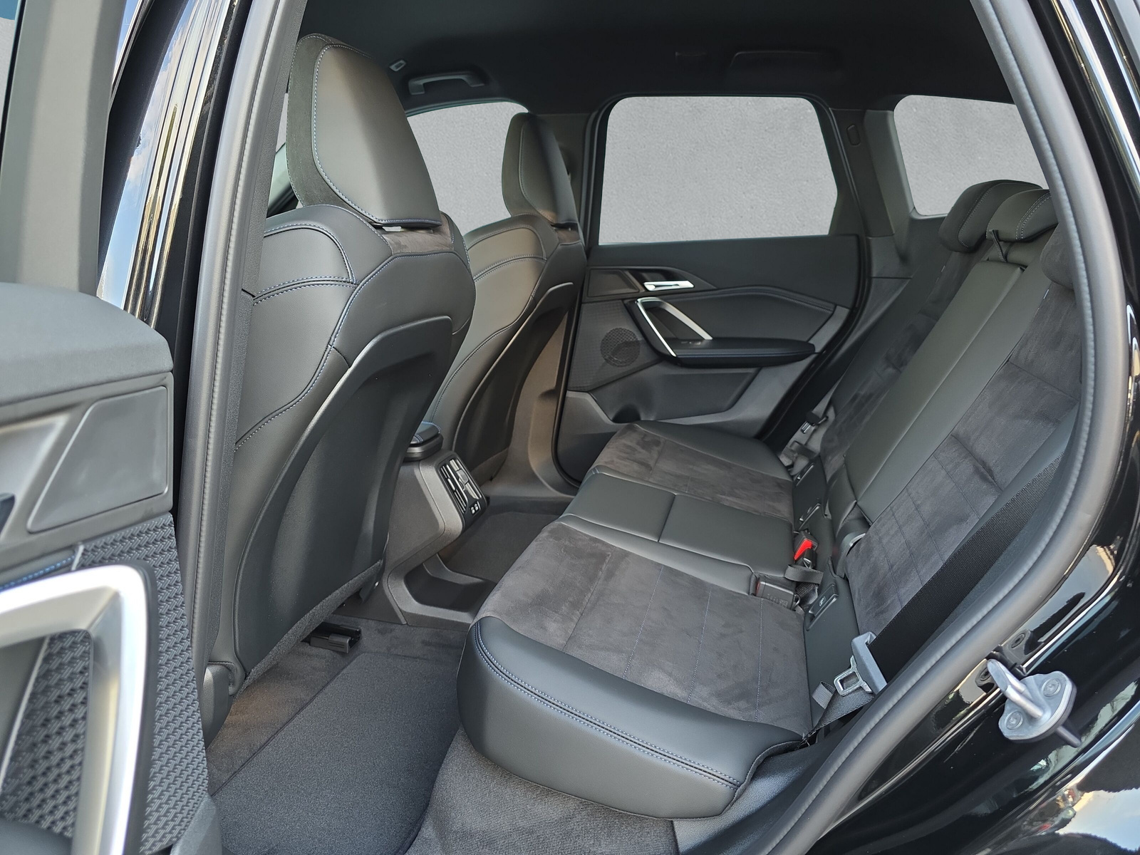 BMW iX1 xDrive 30 M Sport - 15