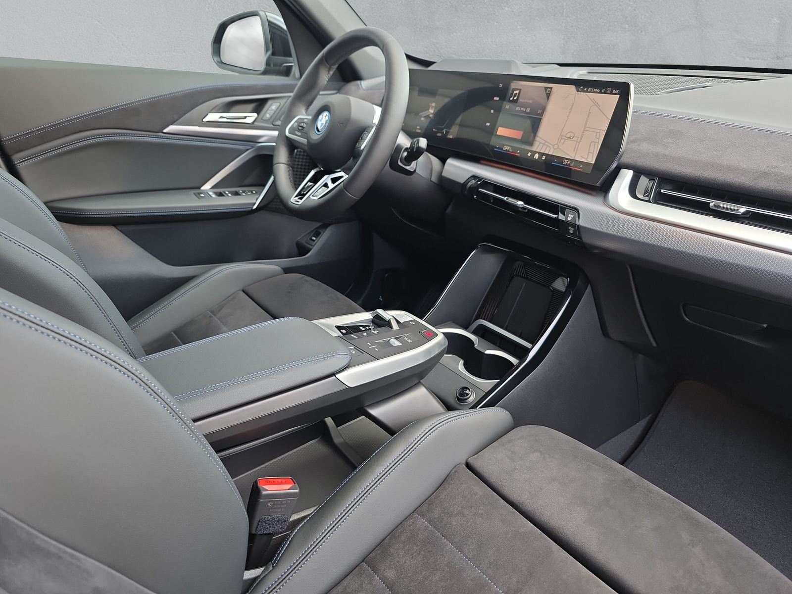 BMW iX1 xDrive 30 M Sport - 14