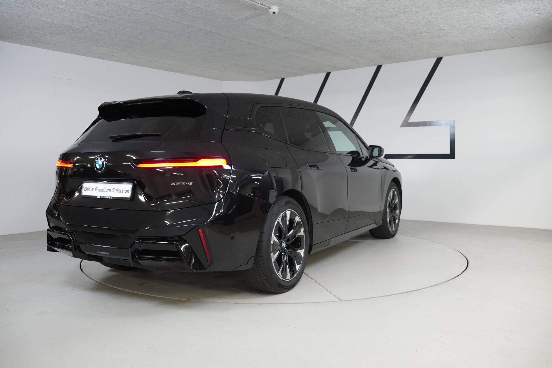 BMW iX xDrive45 M Sport - 8