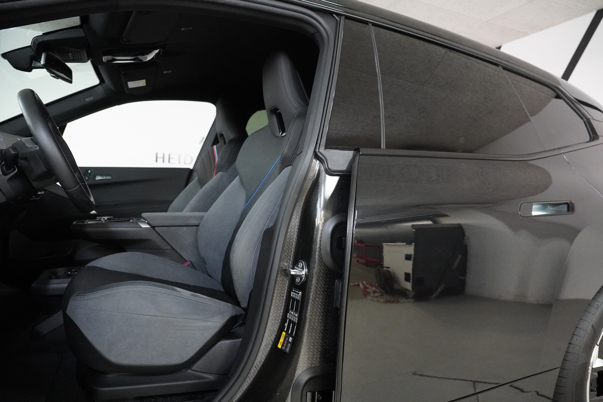BMW iX xDrive45 M Sport - 12