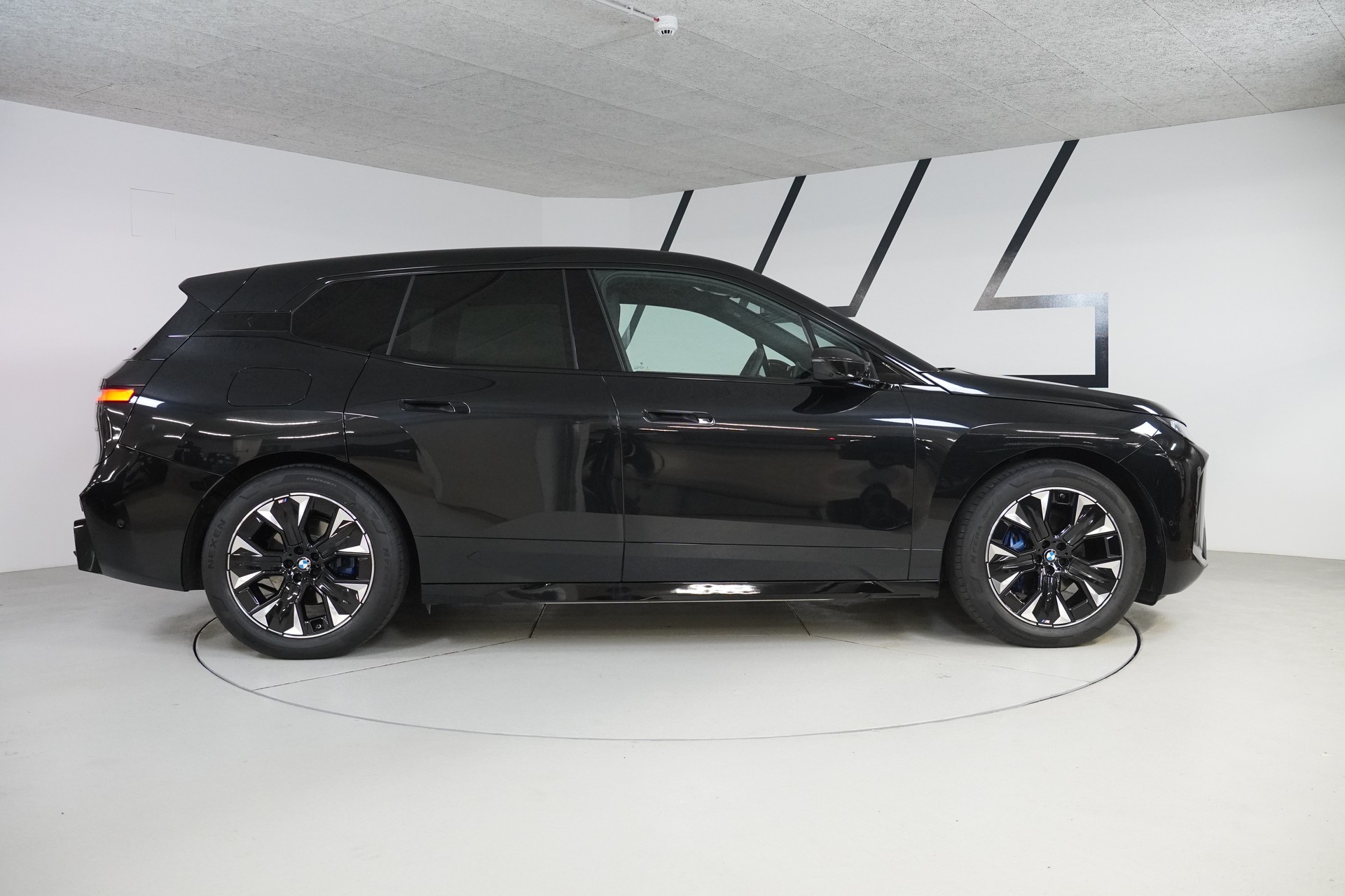 BMW iX xDrive45 M Sport - 9