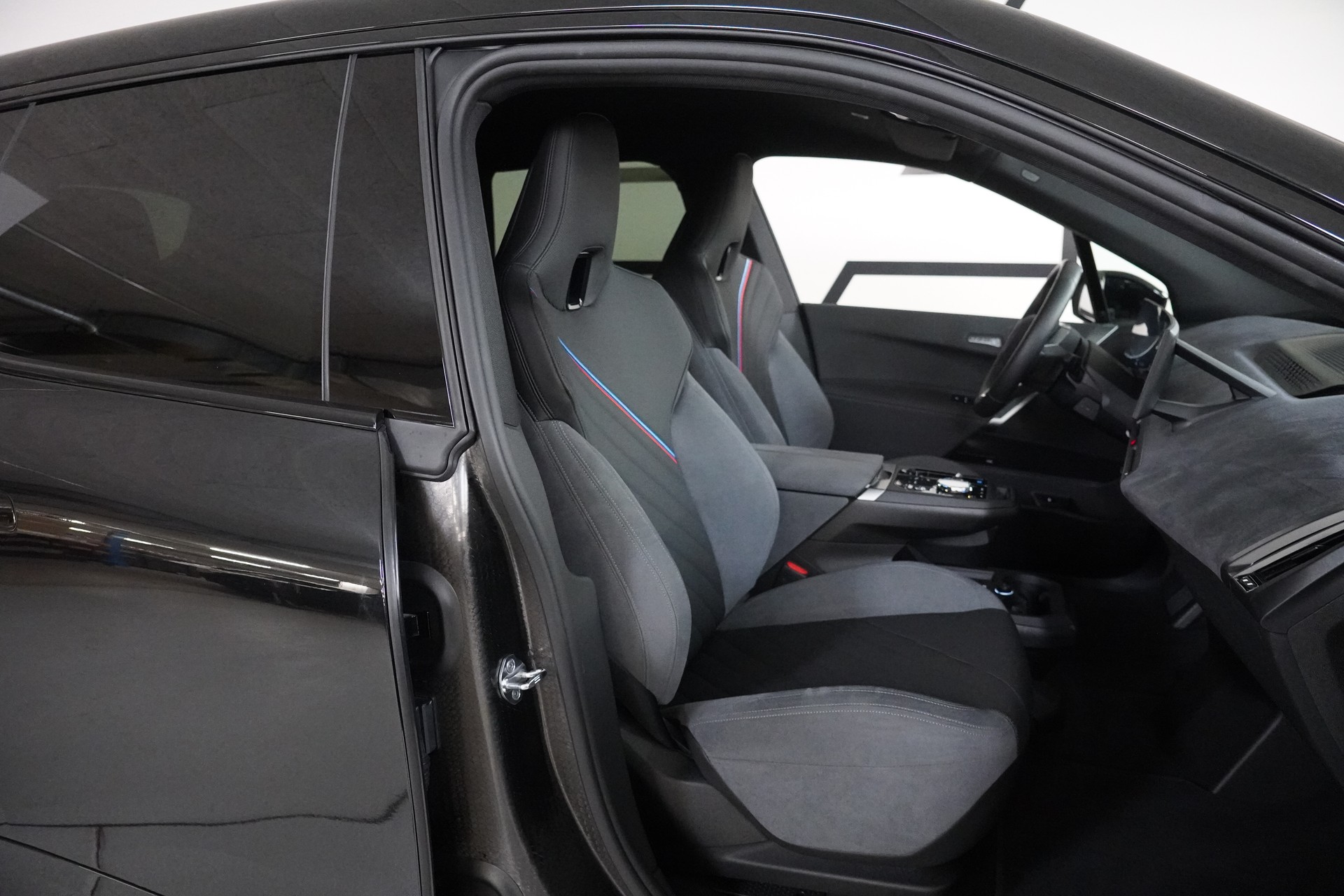 BMW iX xDrive45 M Sport - 16