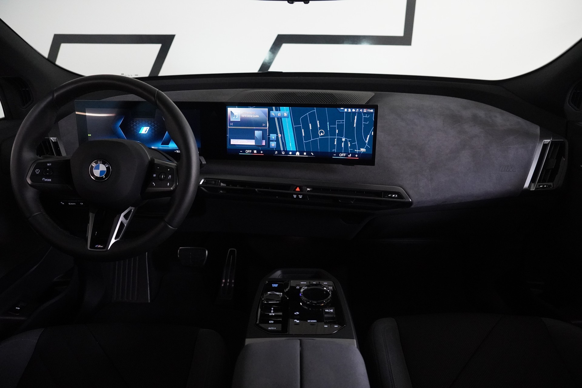 BMW iX xDrive45 M Sport - 19