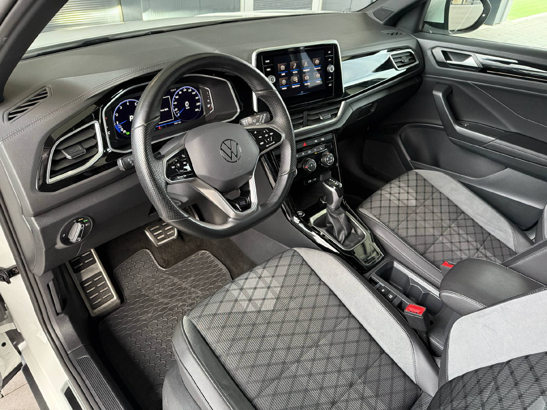 VW T-Roc 1.5 TSI R-Line DSG-5