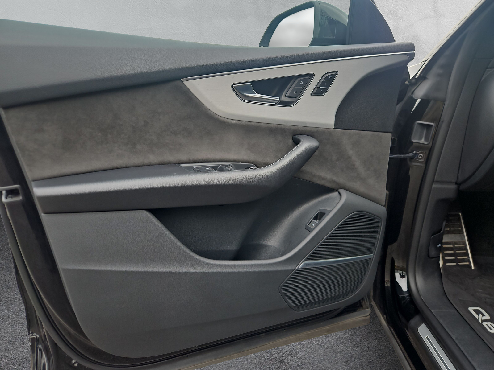 AUDI Q8 50 TDI Black Edition Quattro - 17