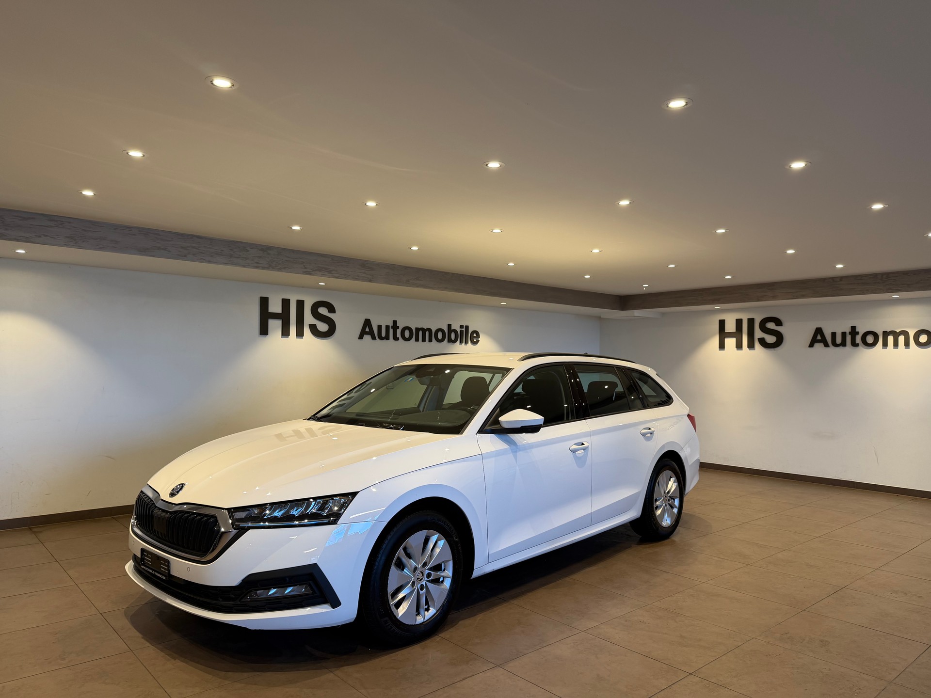 SKODA Octavia Combi 2.0 TDI Ambition 4x4 DSG - 2