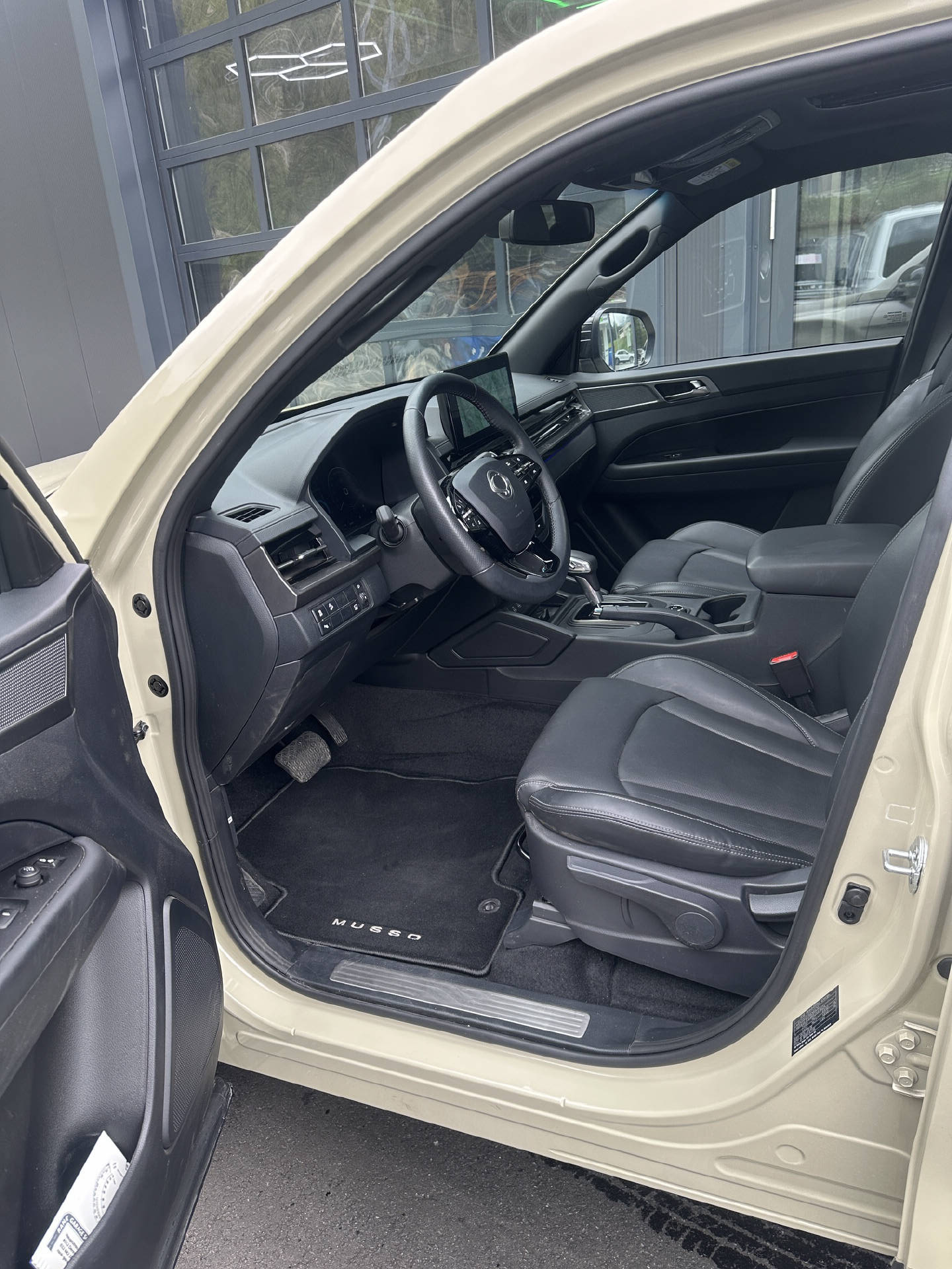 KGM-SsangYong Grand Musso 2.2 e-XDI Blackline - 13