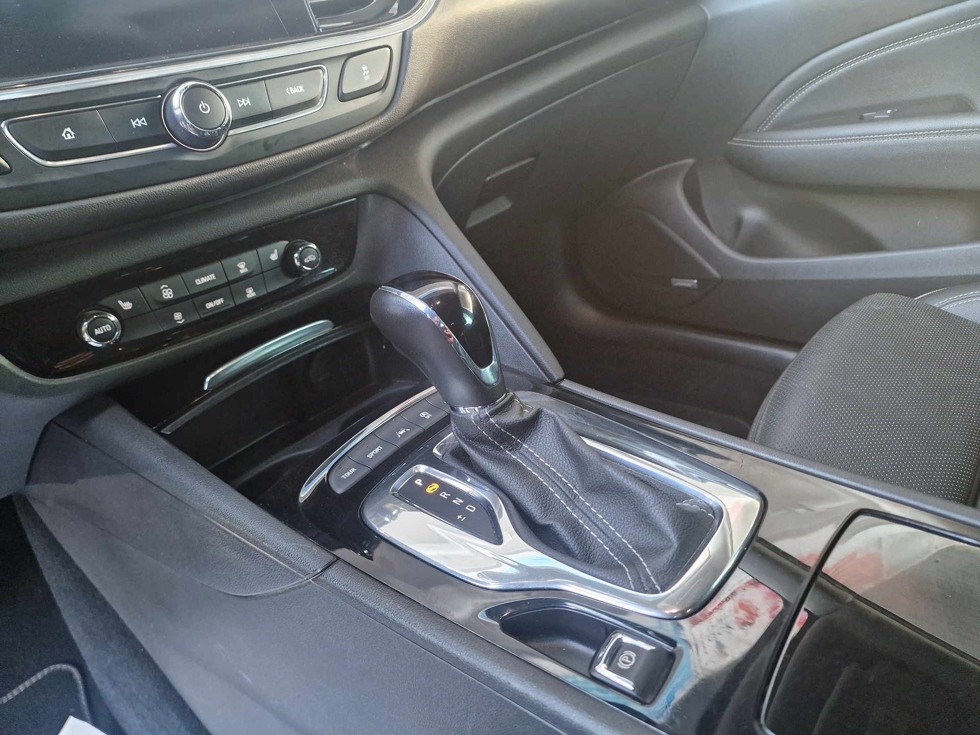 OPEL Insignia 2.0 T Sports Tourer Exclusive 4WD Automat - 20