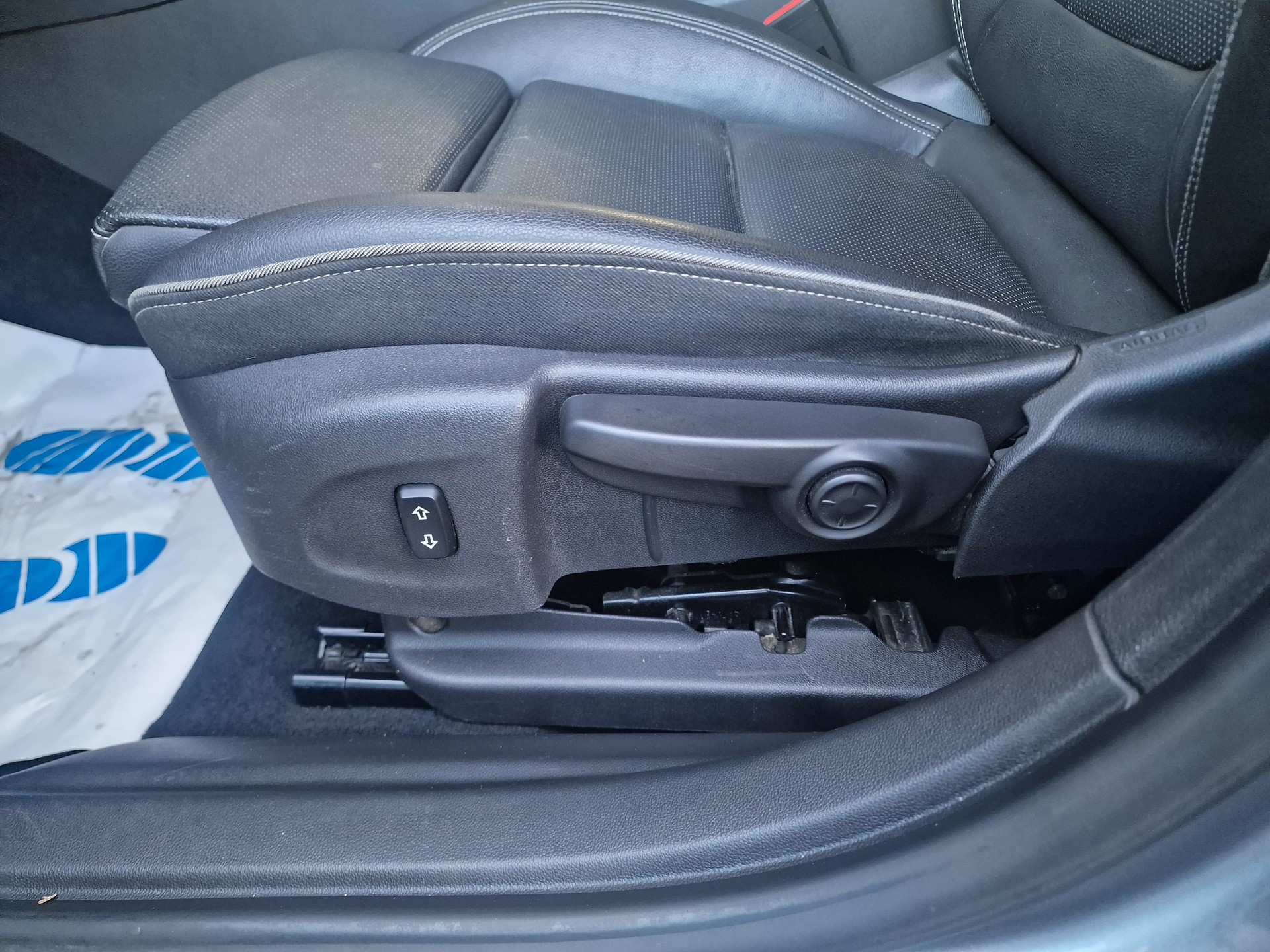 OPEL Insignia 2.0 T Sports Tourer Exclusive 4WD Automat - 11