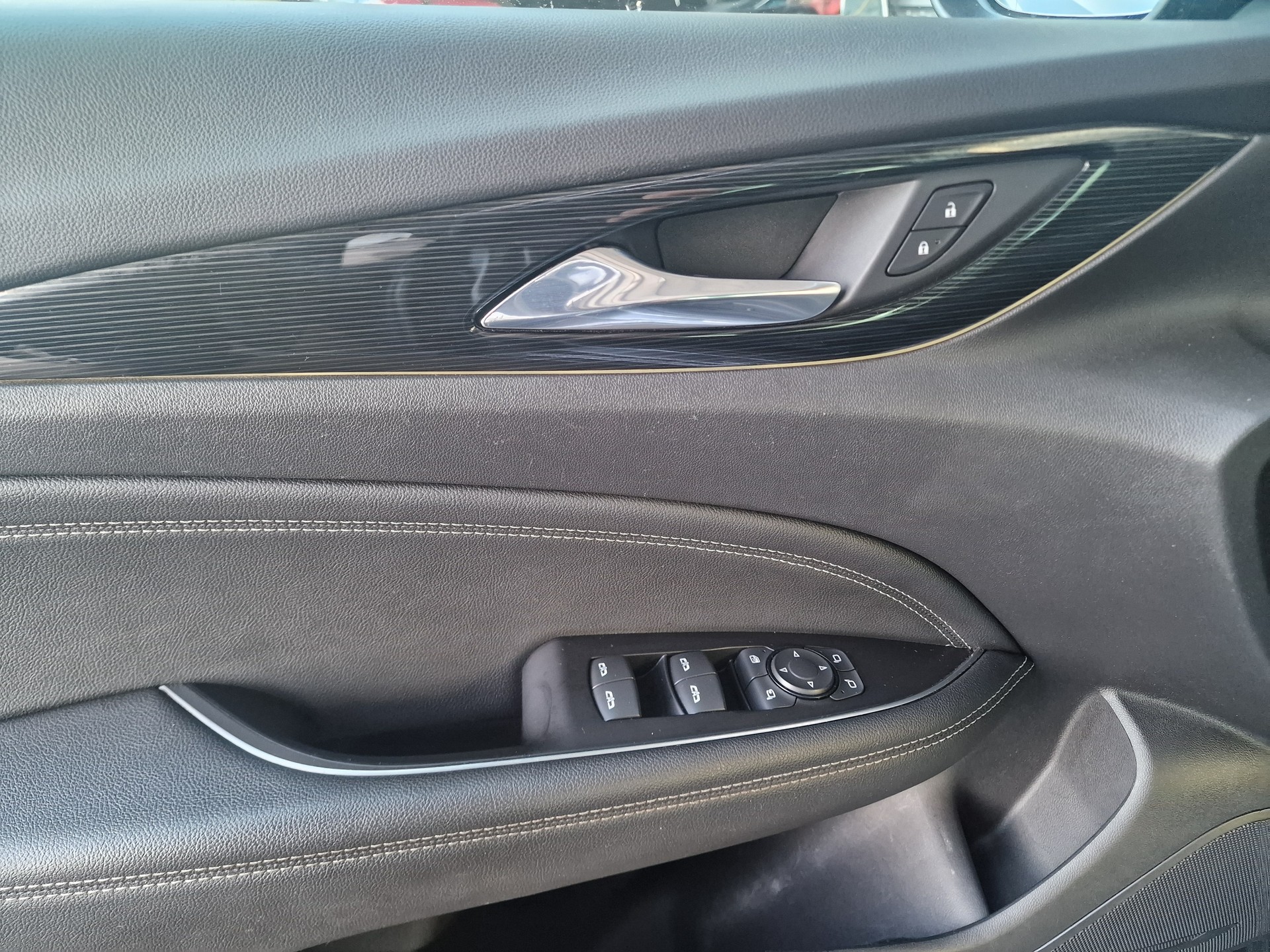 OPEL Insignia 2.0 T Sports Tourer Exclusive 4WD Automat - 22