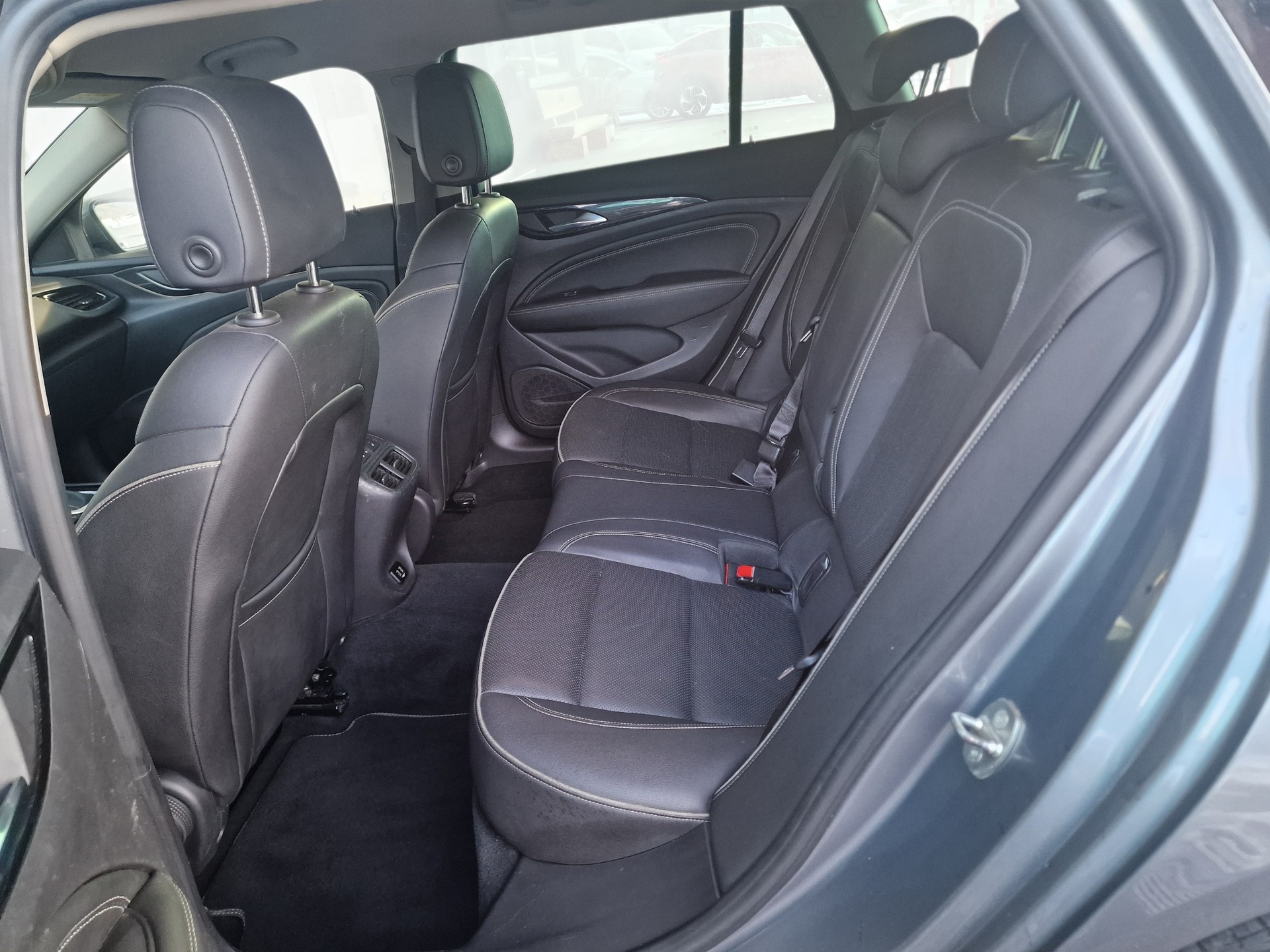 OPEL Insignia 2.0 T Sports Tourer Exclusive 4WD Automat - 12