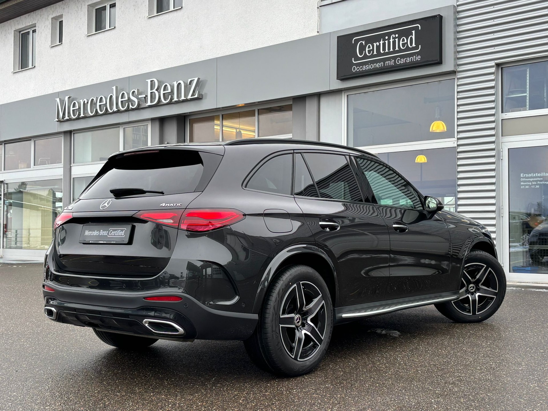 MERCEDES-BENZ GLC 200 AMG-Line 4Matic - 4
