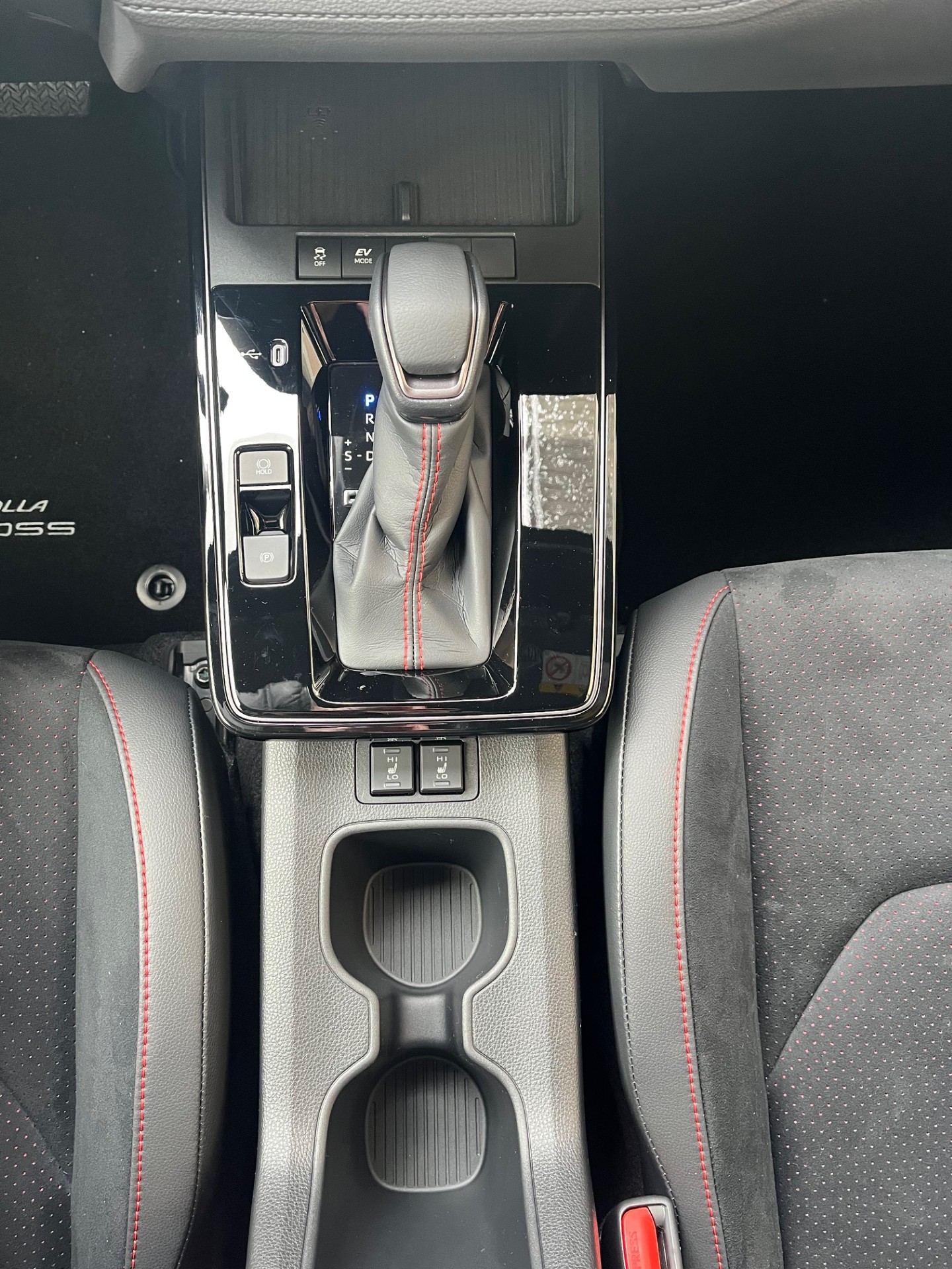 TOYOTA Corolla Cross 2.0 GR Sport e-CVT AWD - 17