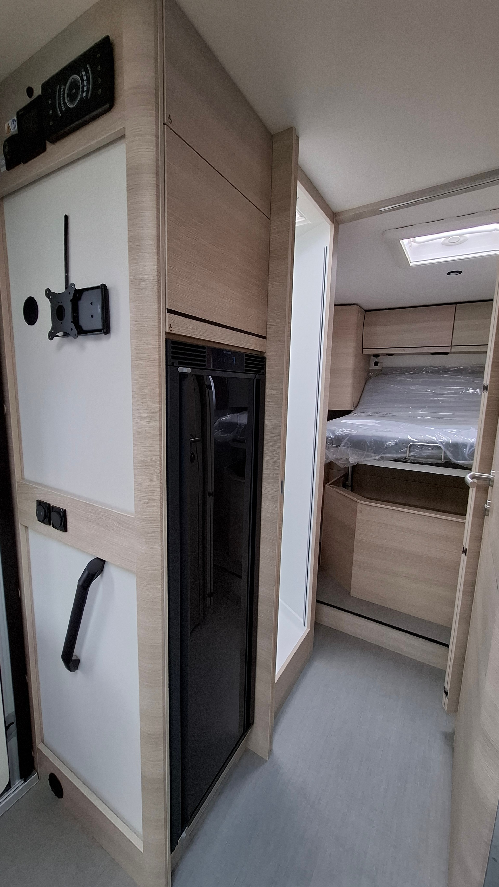 RAPIDO C86 Night Edition Automatique (Chauffage Diesel + Electricité) - 7