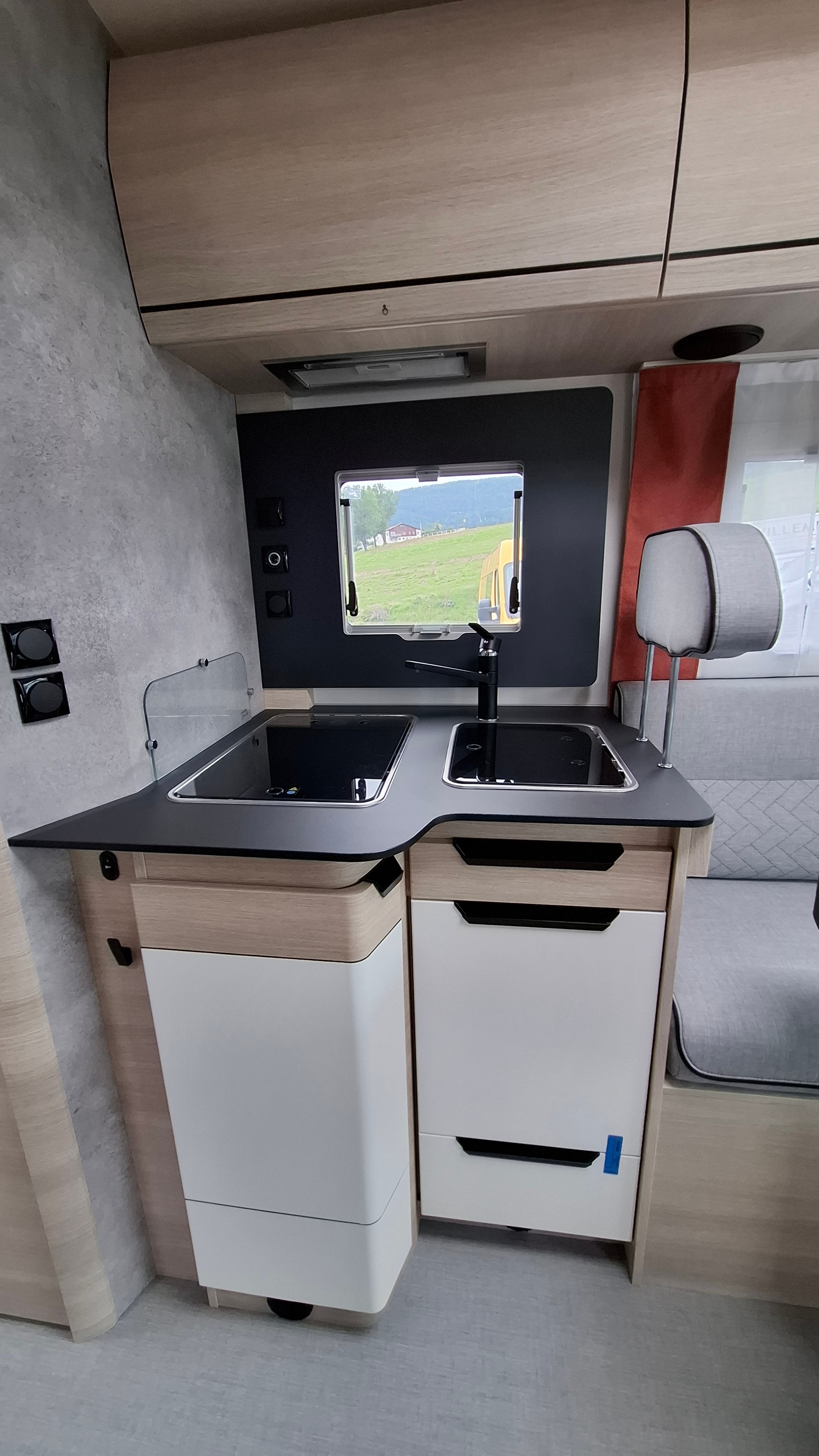 RAPIDO C86 Night Edition Automatique (Chauffage Diesel + Electricité) - 6