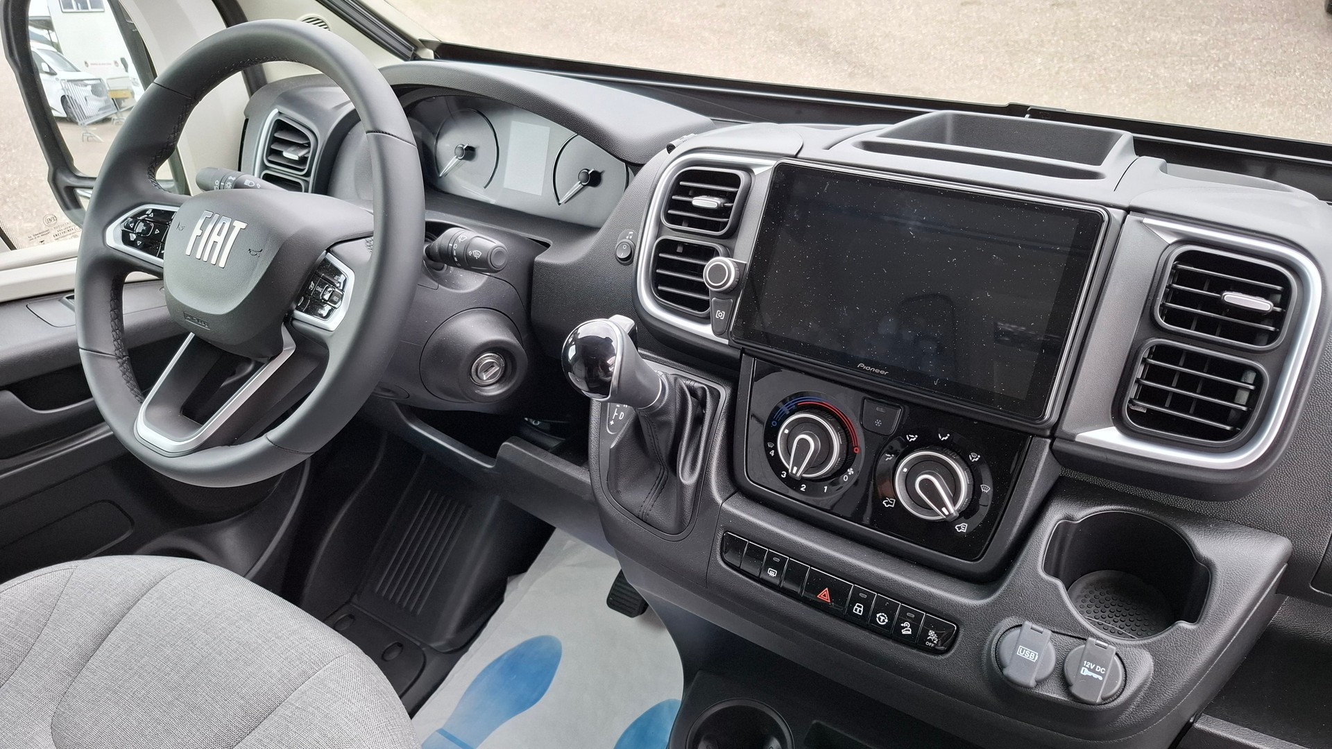 RAPIDO C86 Night Edition Automatique (Chauffage Diesel + Electricité) - 4