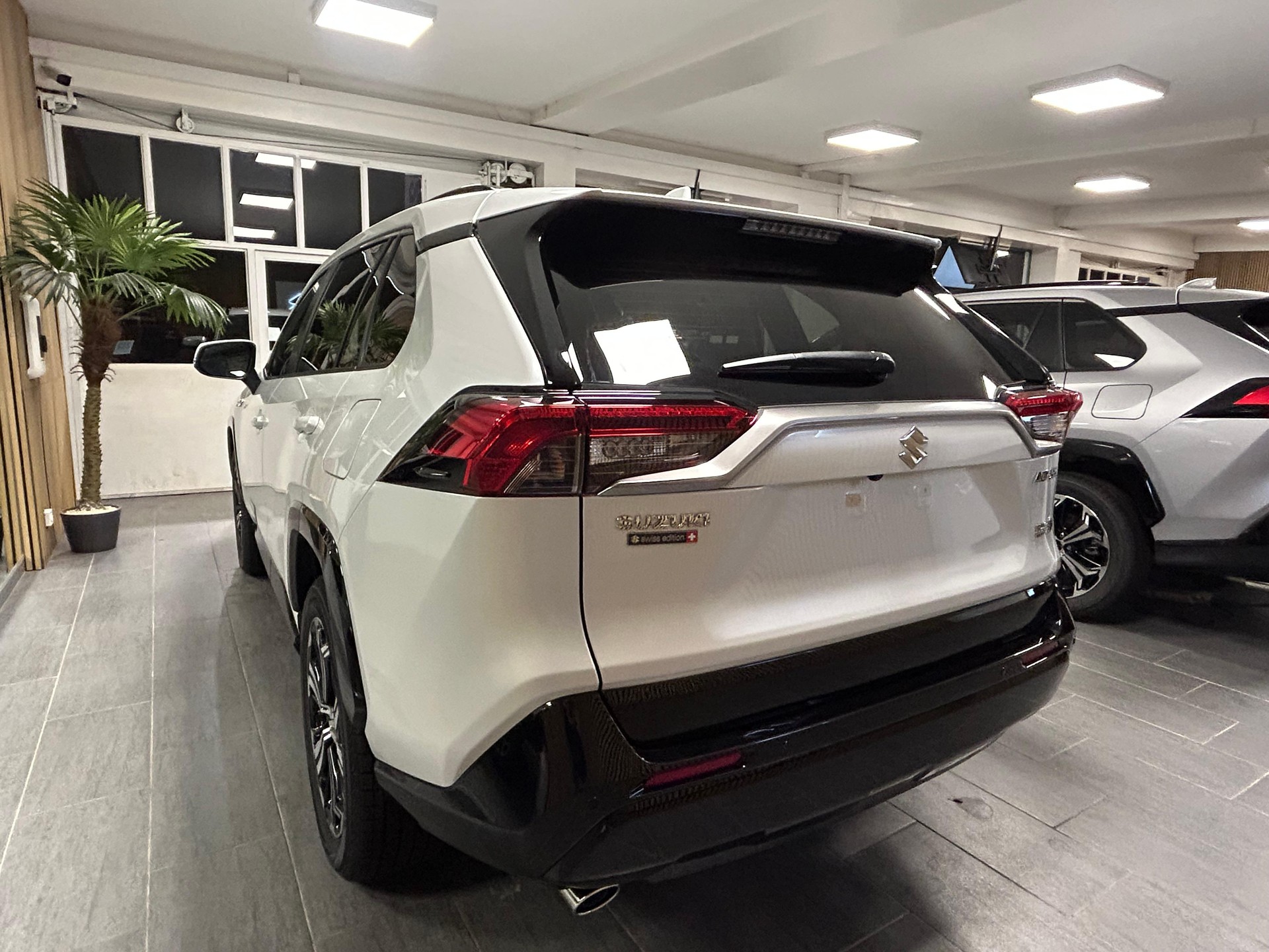 SUZUKI Across 2.5 PHEV Compact Top 4x4 - 8