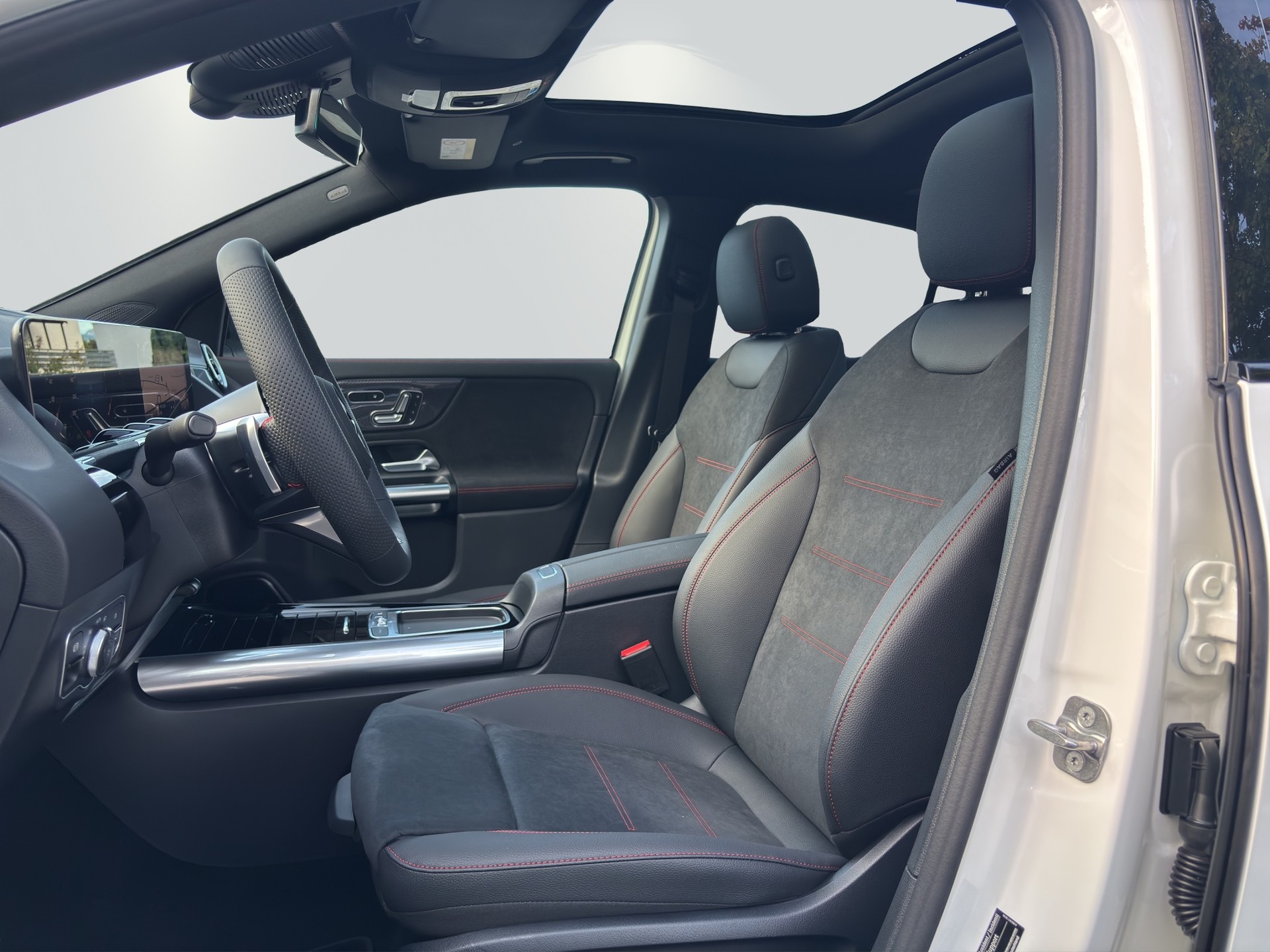 MERCEDES-BENZ GLA 220 4Matic 8G-DCT - 9