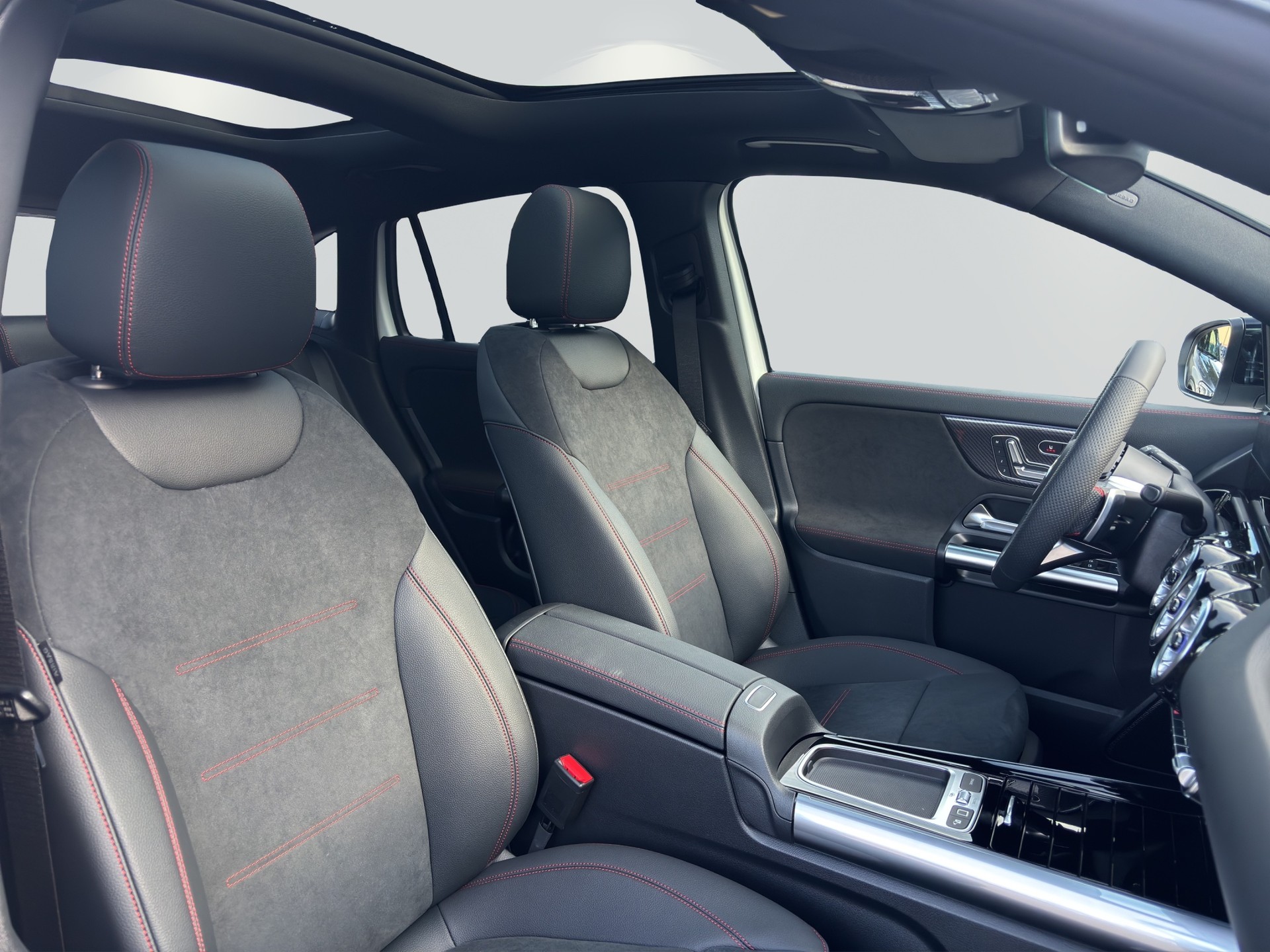 MERCEDES-BENZ GLA 220 4Matic 8G-DCT - 11