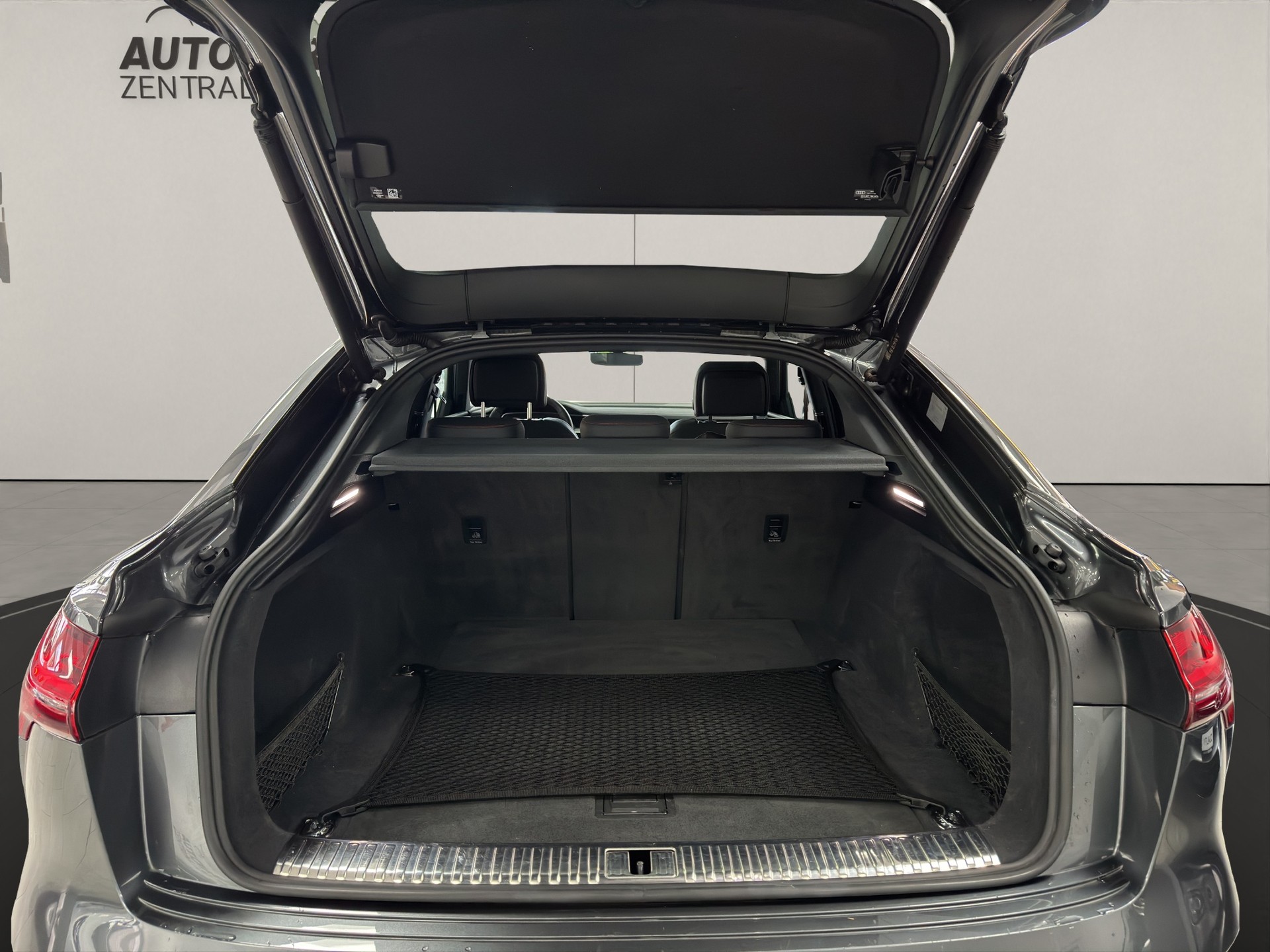 AUDI Q8 Sportback 50 e-tron Black Edition quattro ab CHF 727.- / 0.- Anzahlung / 48 Mt. - 11