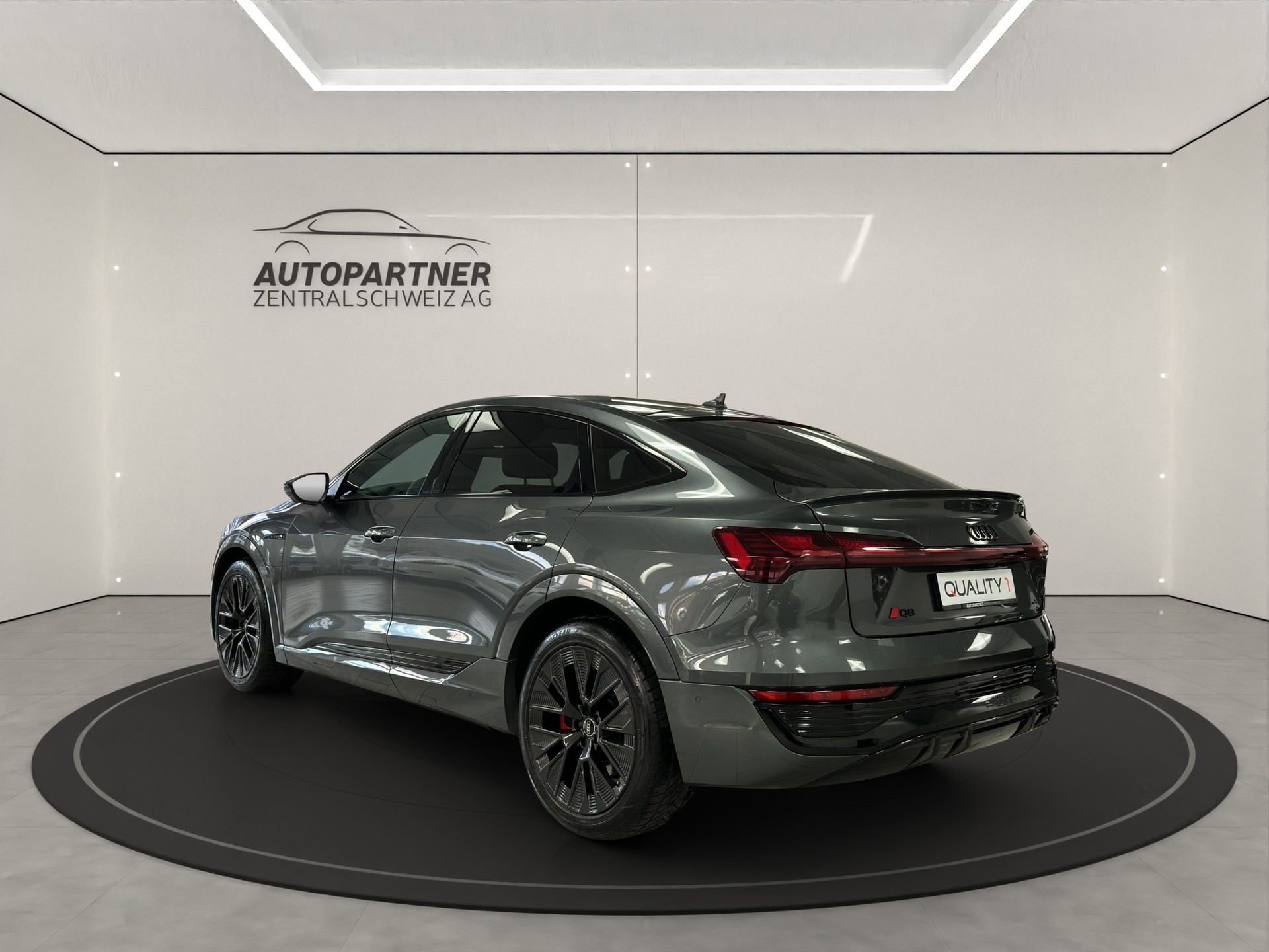 AUDI Q8 Sportback 50 e-tron Black Edition quattro ab CHF 727.- / 0.- Anzahlung / 48 Mt. - 3