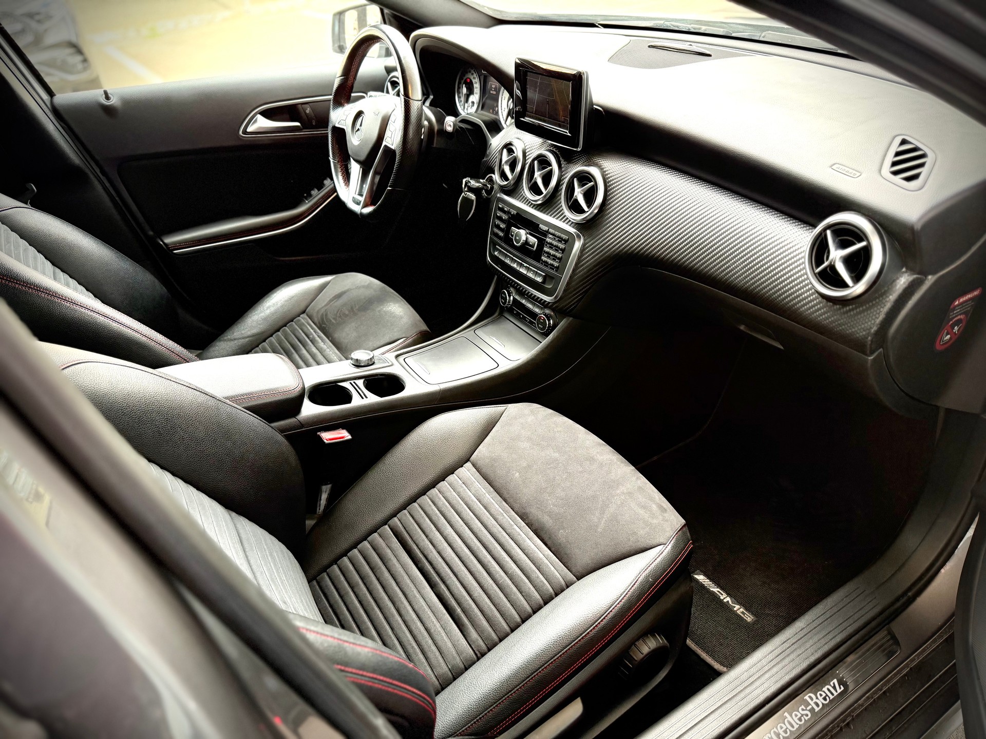 MERCEDES-BENZ A 220 AMG Line 4Matic 7G-DCT - 5