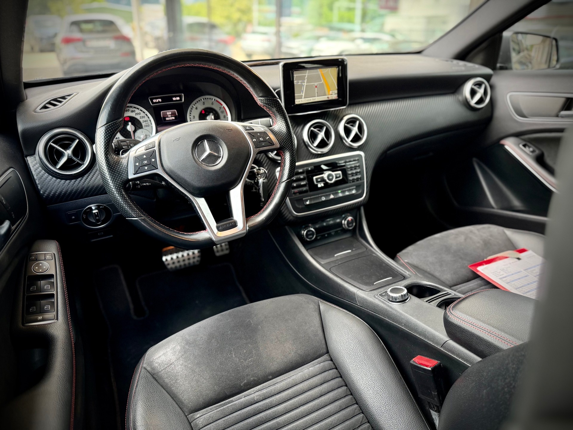MERCEDES-BENZ A 220 AMG Line 4Matic 7G-DCT - 4