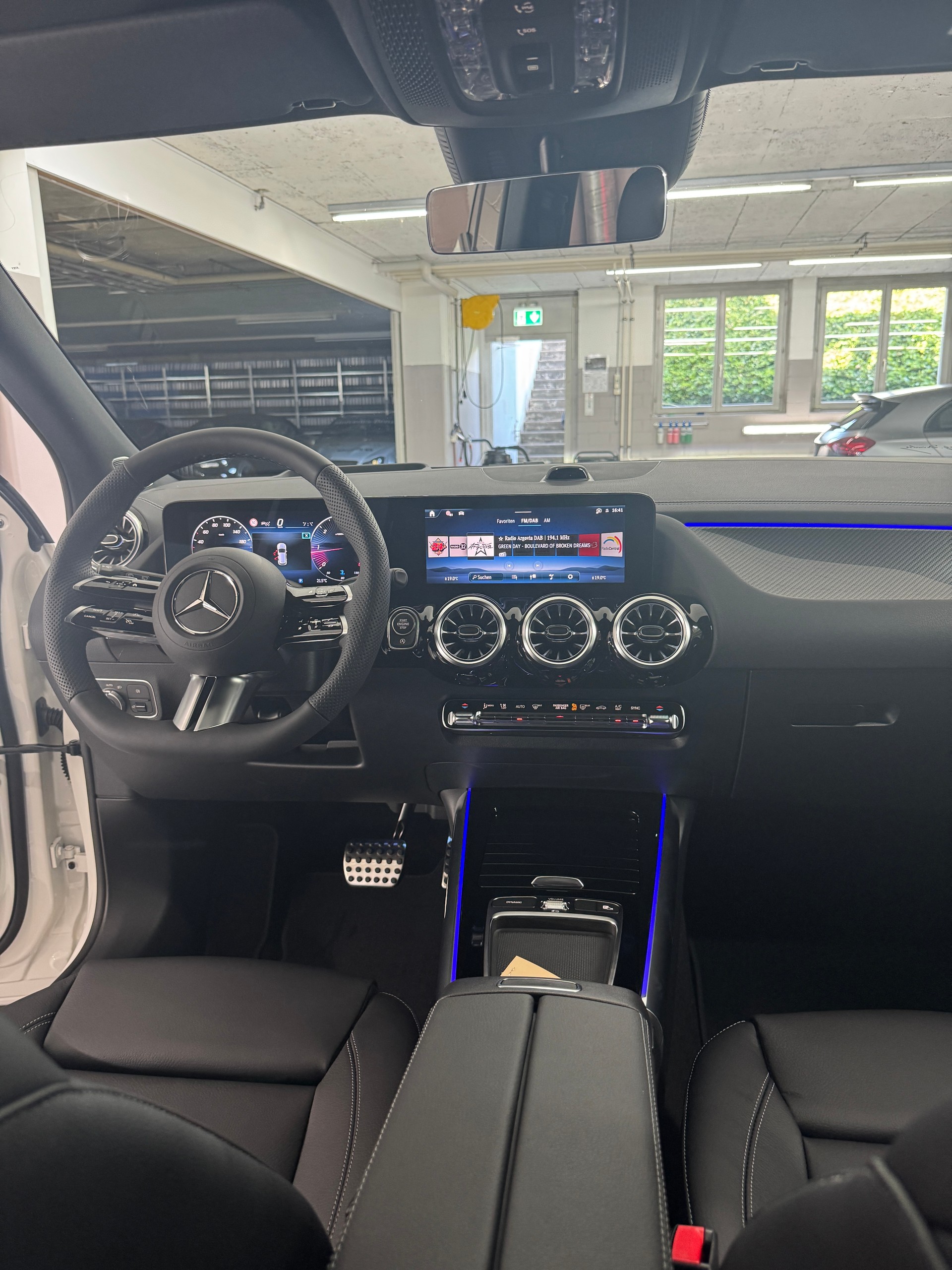 MERCEDES-BENZ GLA 220 d 4MATIC Swiss Star - 10