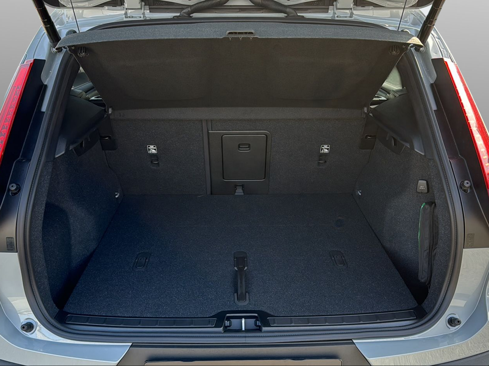 VOLVO XC40 T2 XCITE Geartronic - 14